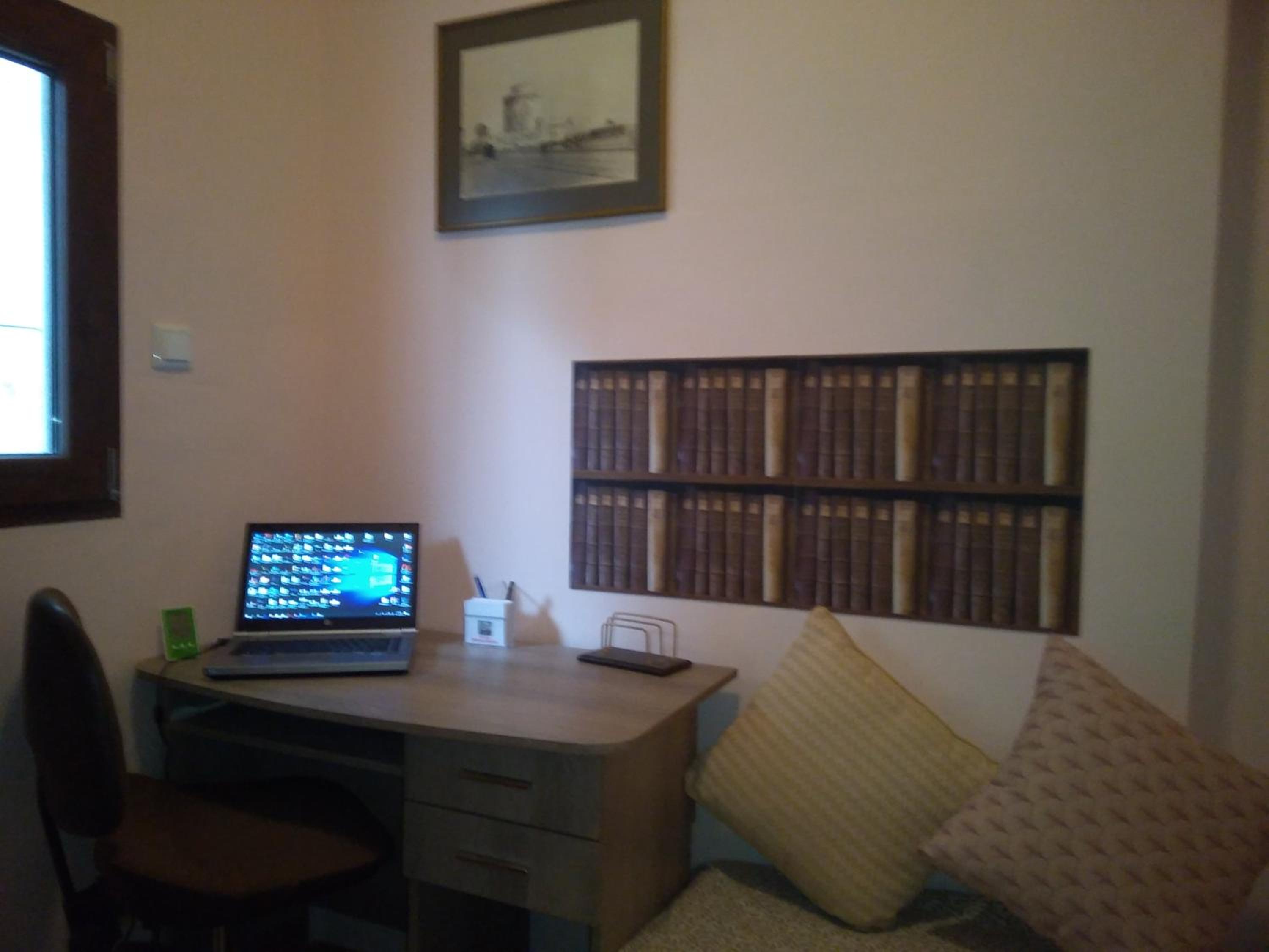 Photo 12