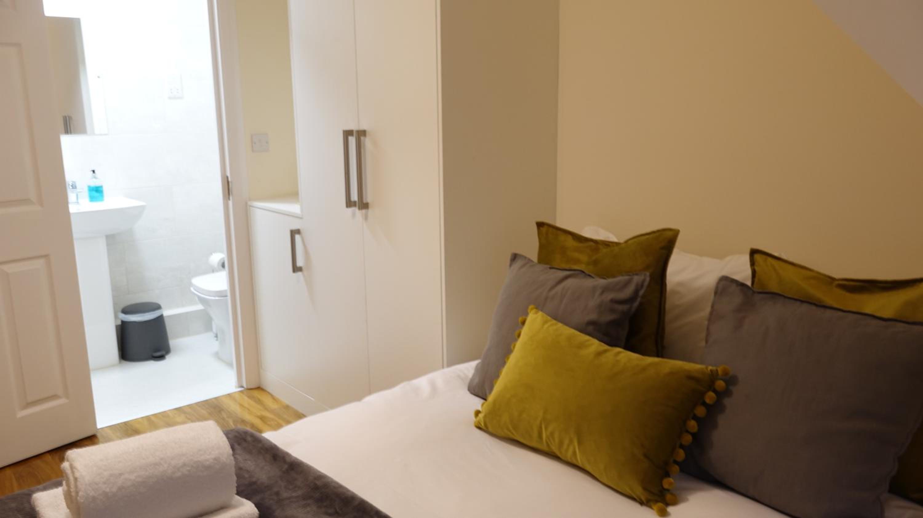 RC Airport Rooms