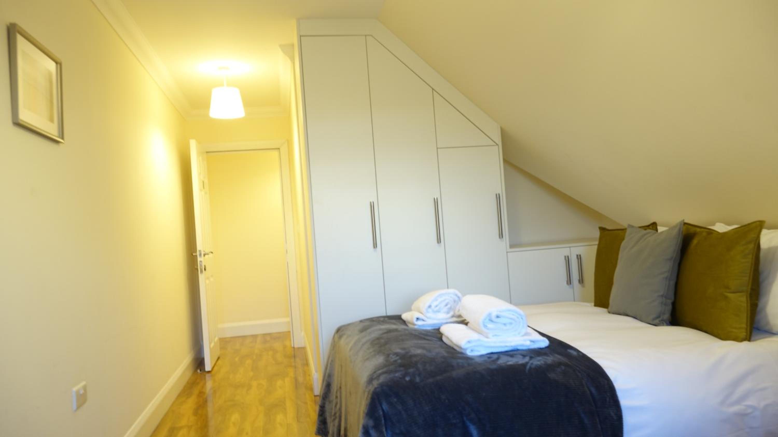 RC Airport Rooms