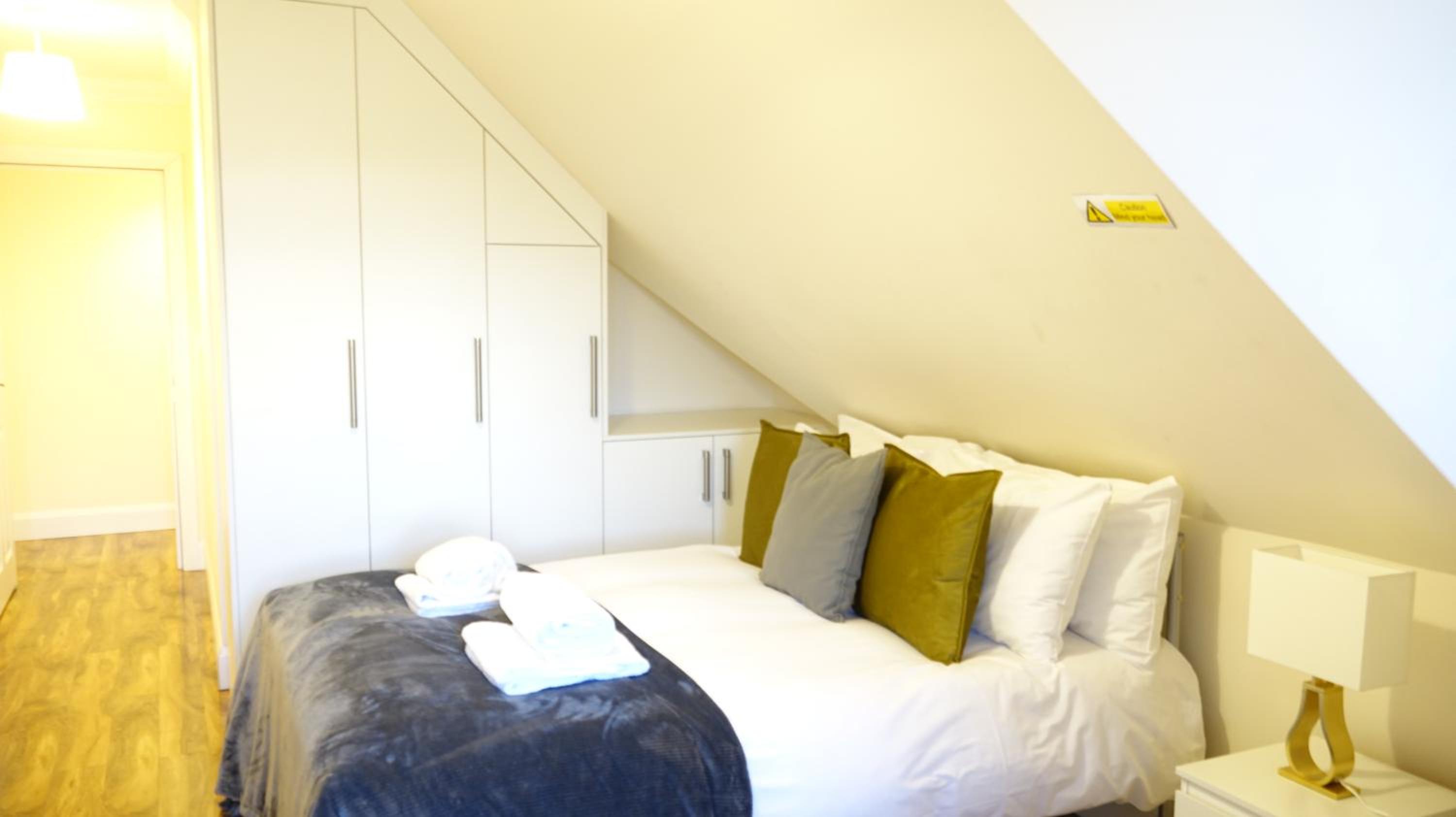 RC Airport Rooms