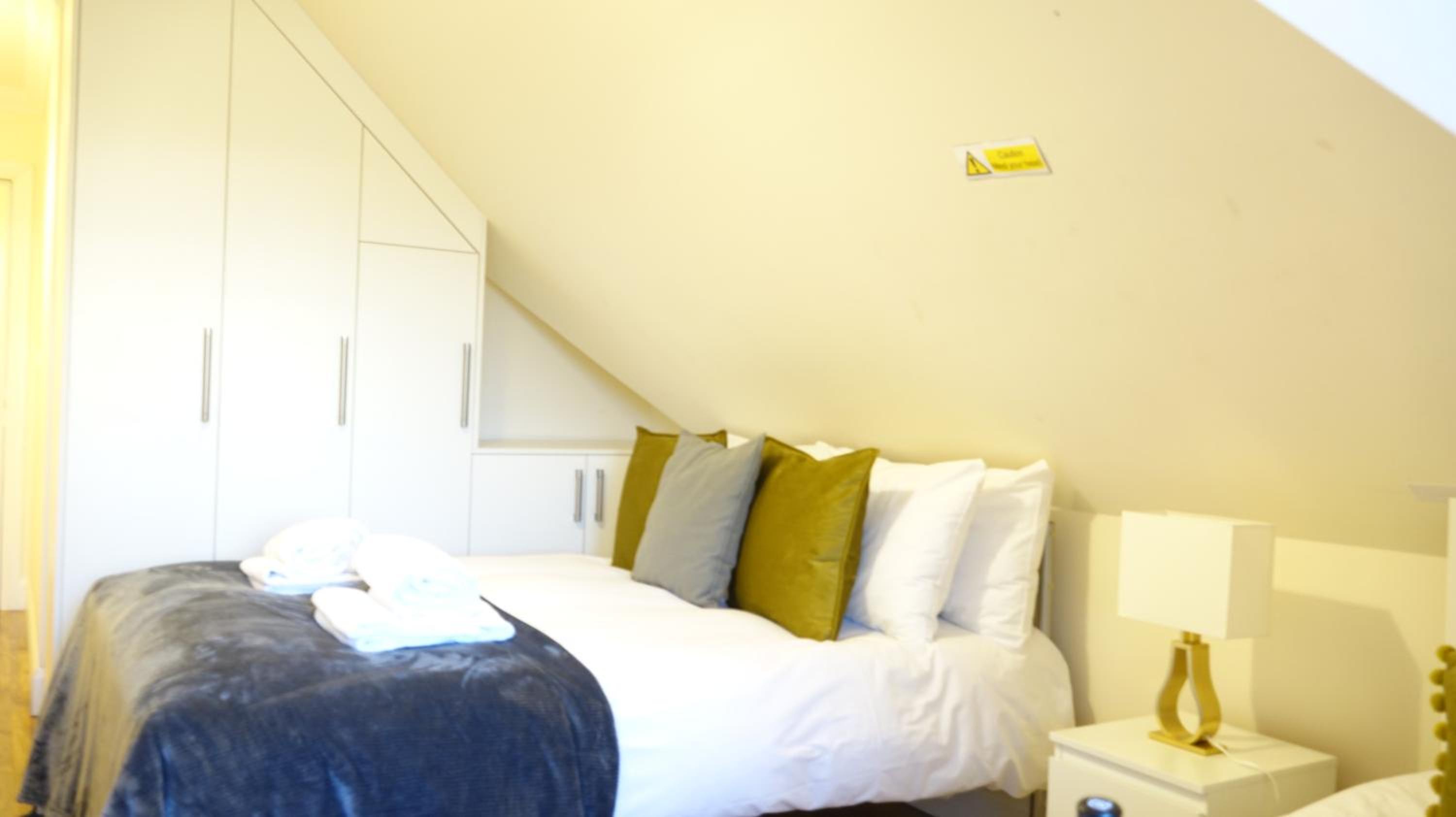 RC Airport Rooms