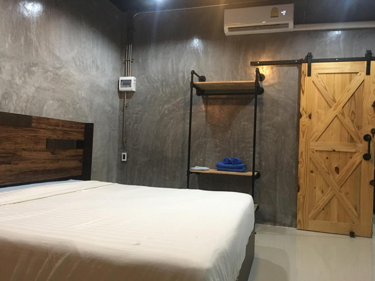 The Loft Resort Kabin Buri