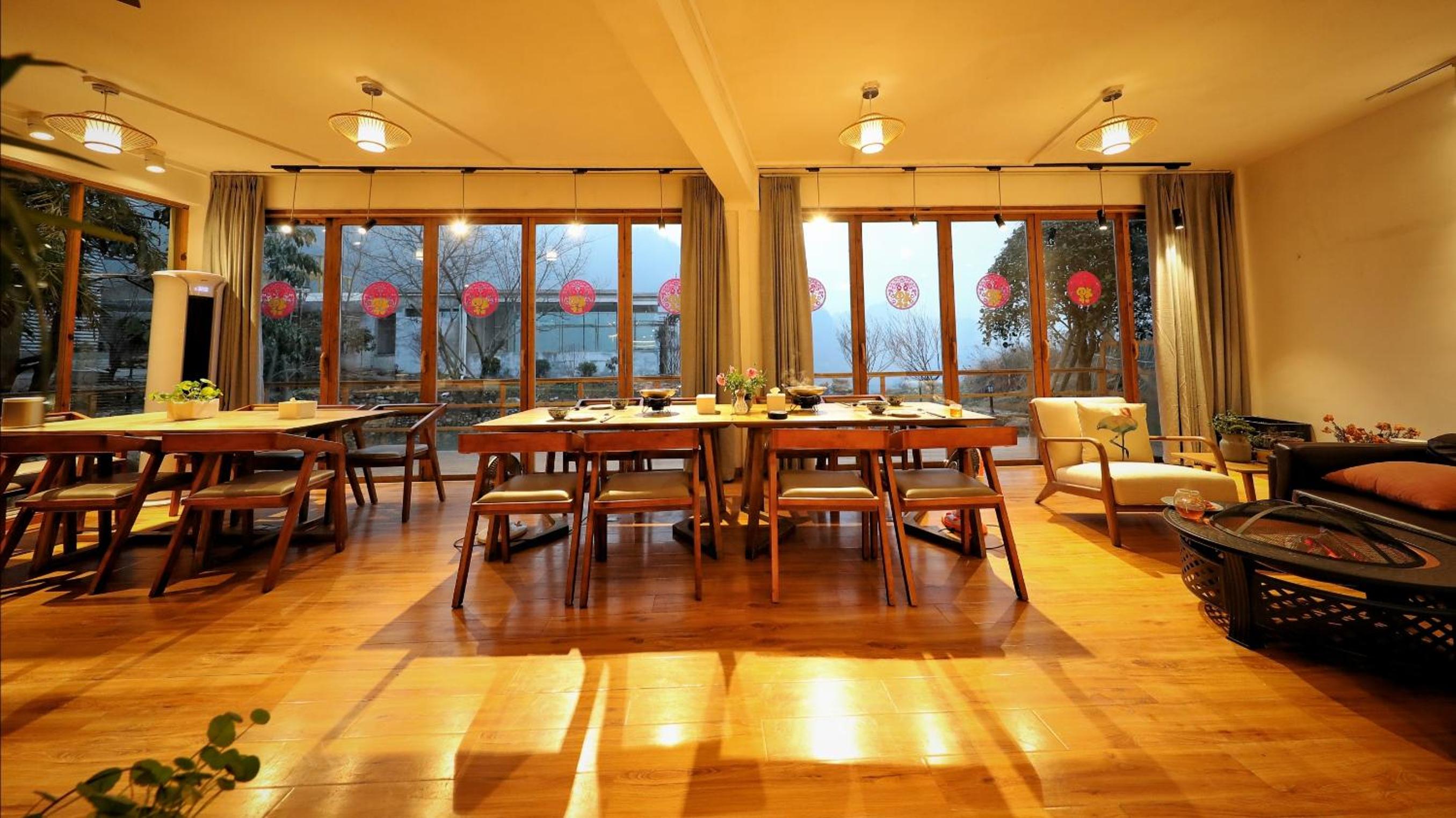 Zhangjiajie national park Purespace --2nights 1free pick-up&book tickets&5min to park