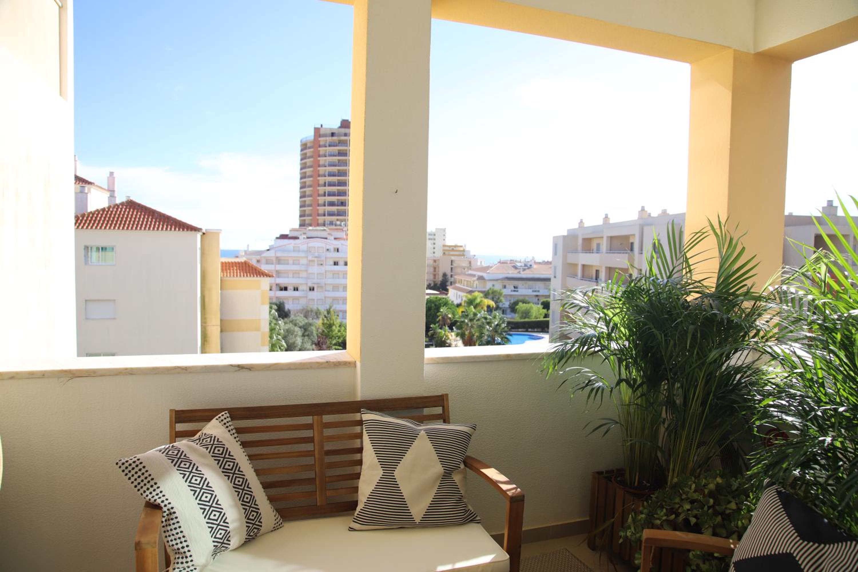 UAUHome in Praia da Rocha 300 mt to beach, WiFi view 4