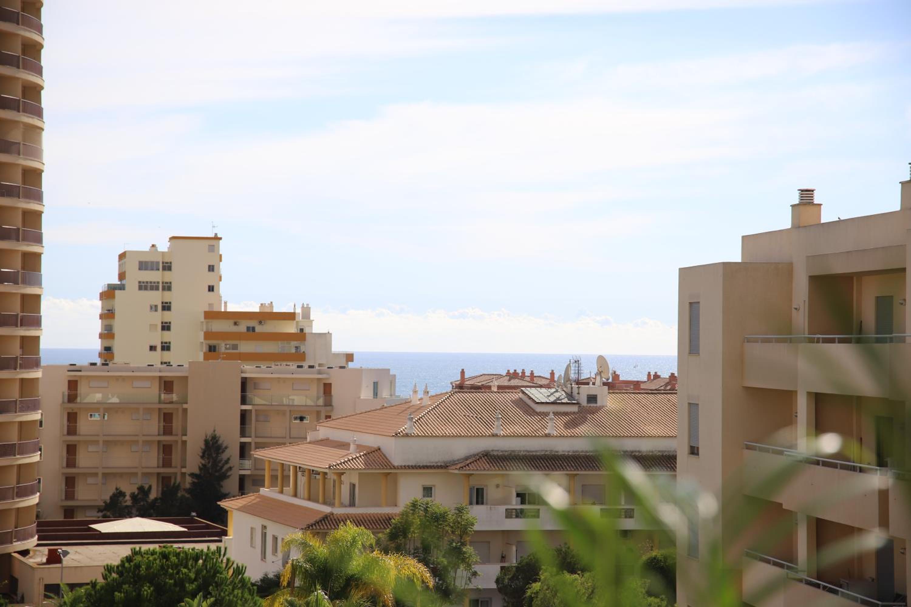 UAUHome in Praia da Rocha 300 mt to beach, WiFi view 3