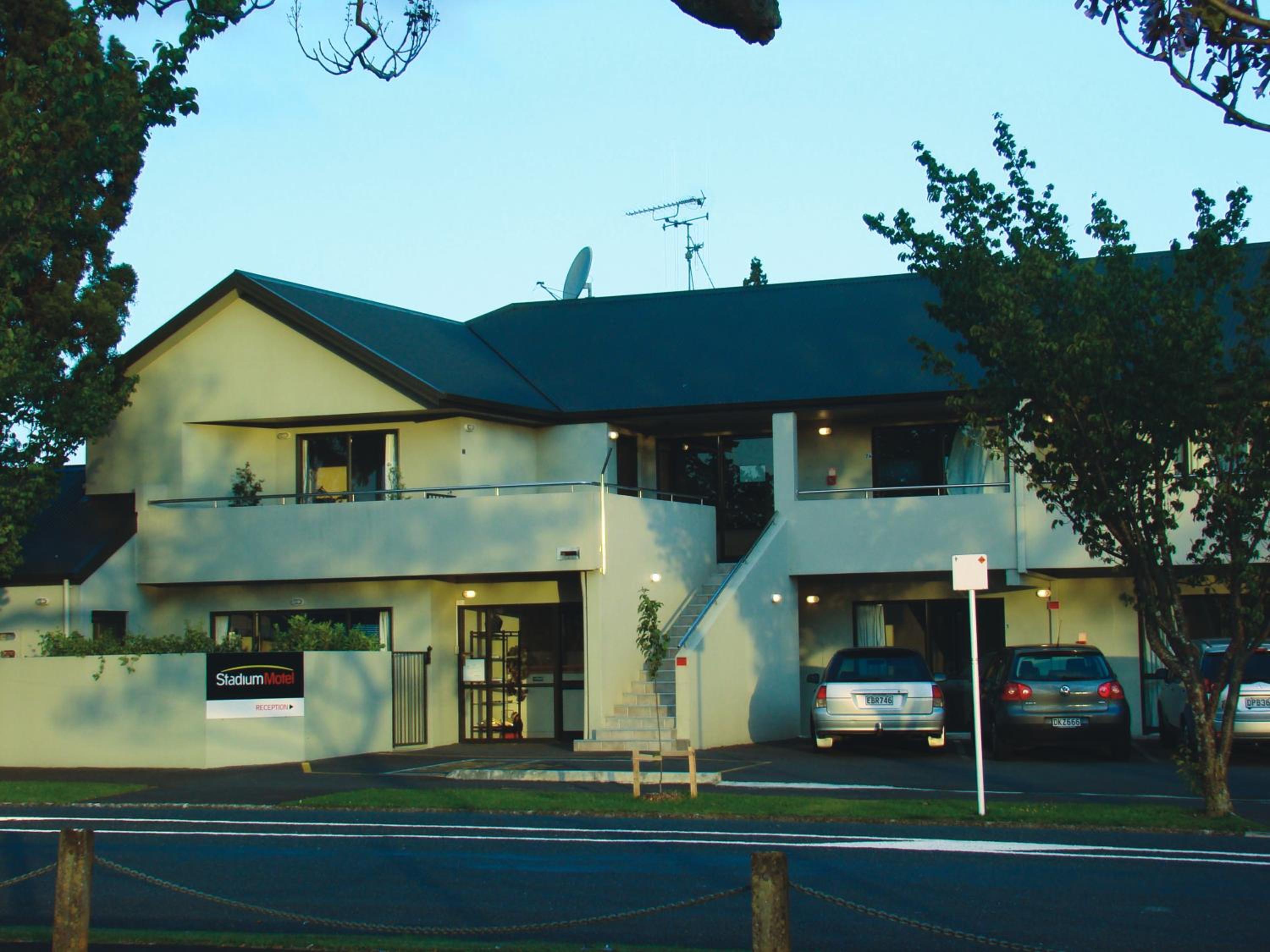 Hotel Stadium Motel - Image 1