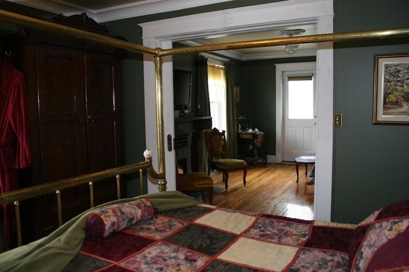 Wakamow Heights Bed and Breakfast view 2