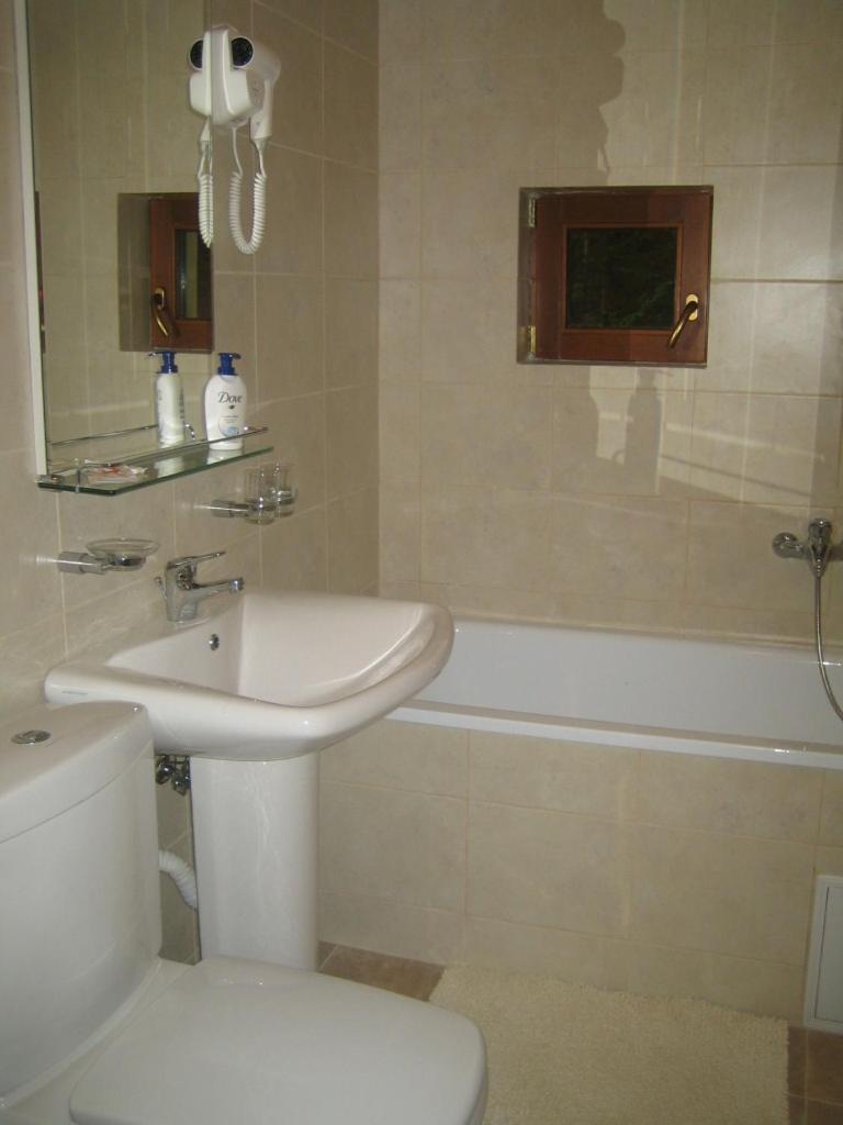 Photo 9