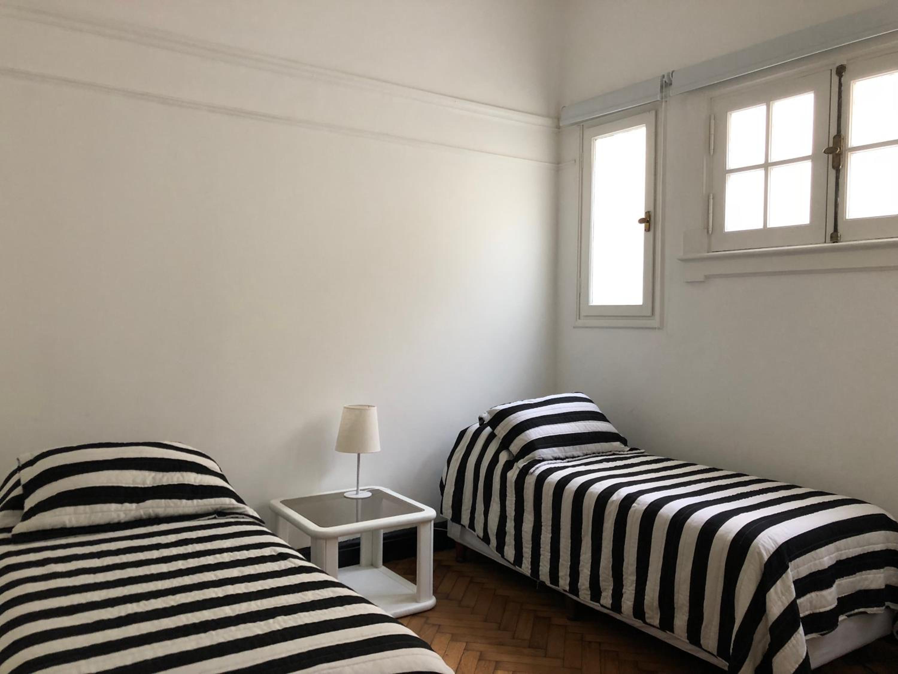 Antiguo departamento con excelente ubicación