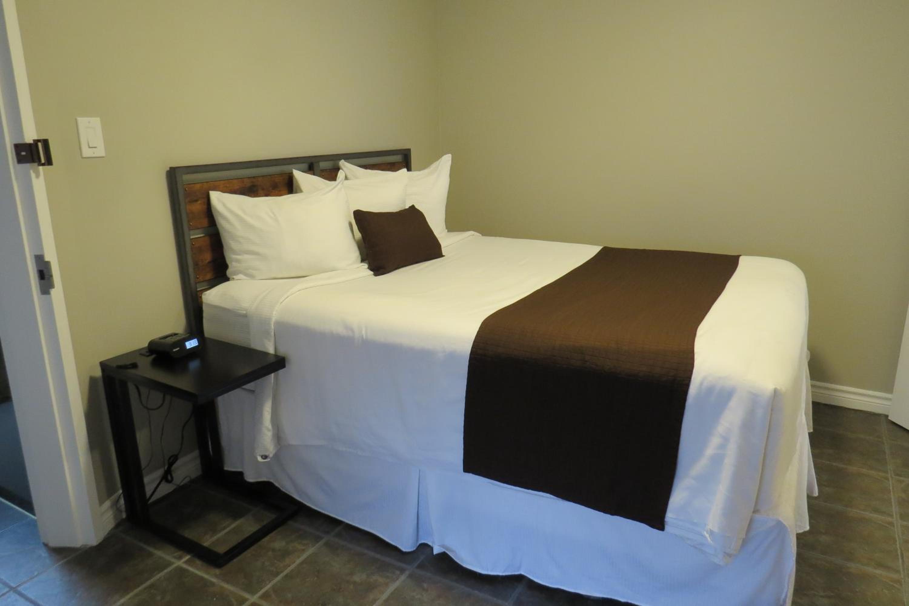 Dockside Suites