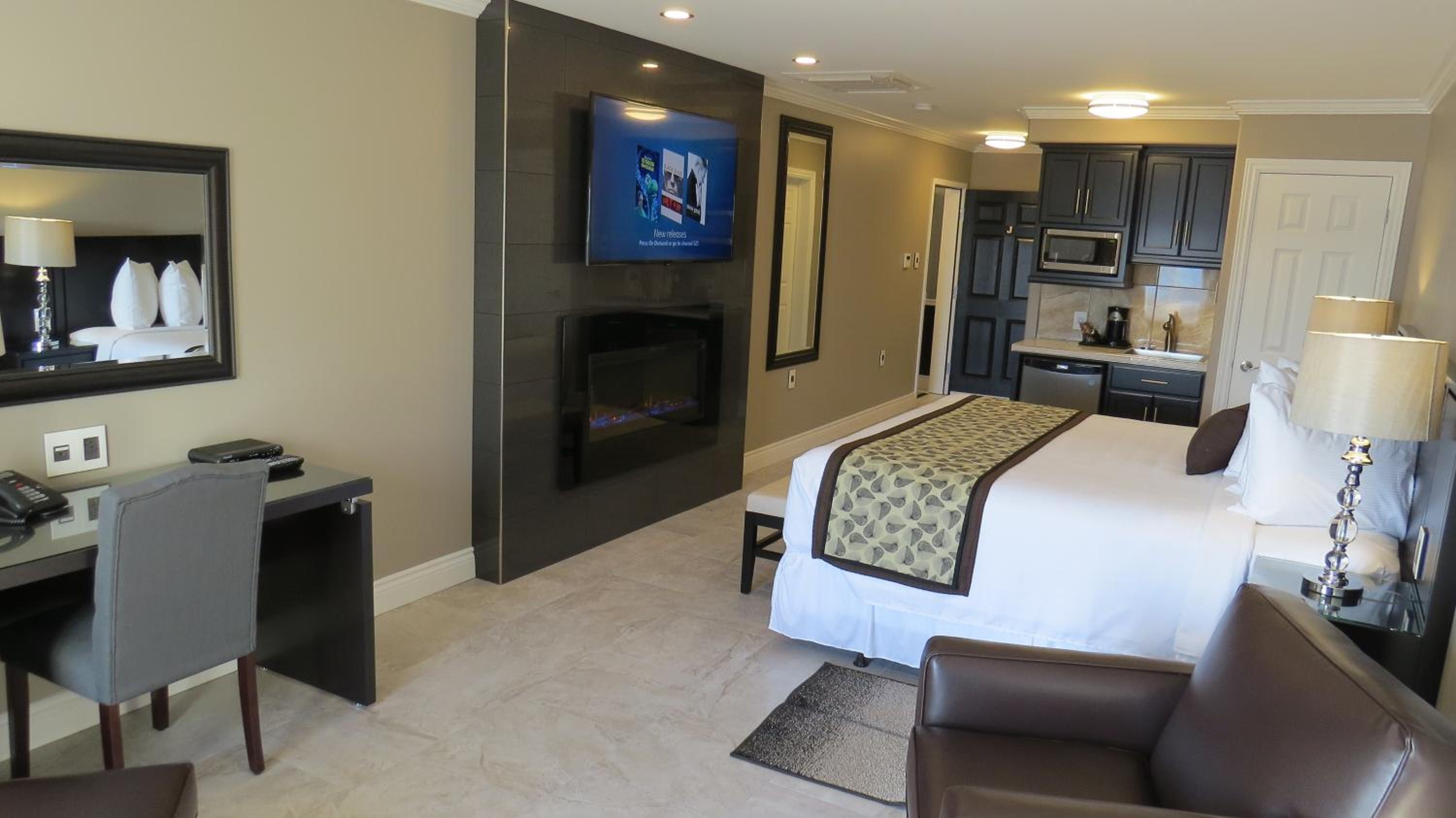 Dockside Suites