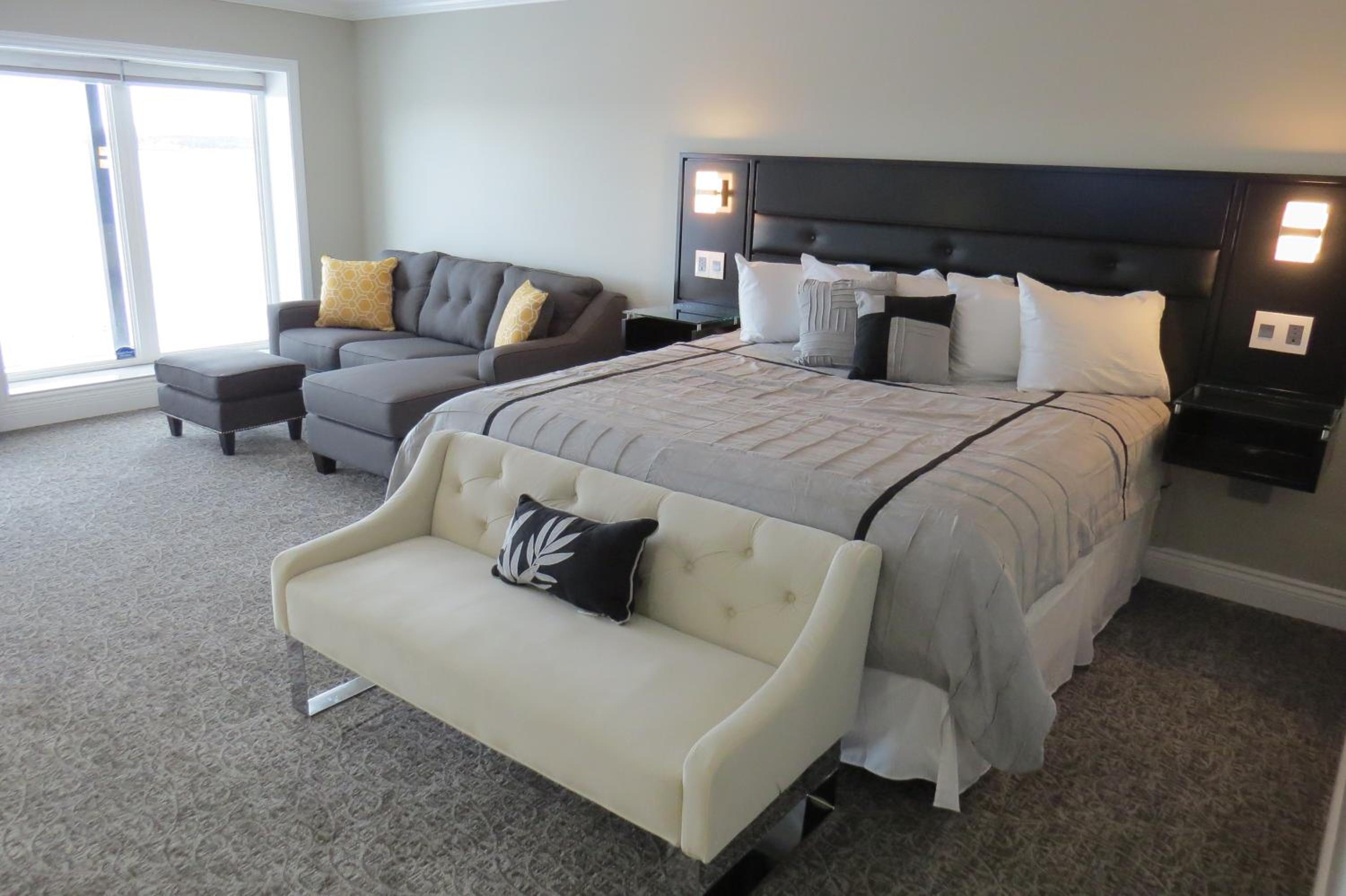 Dockside Suites