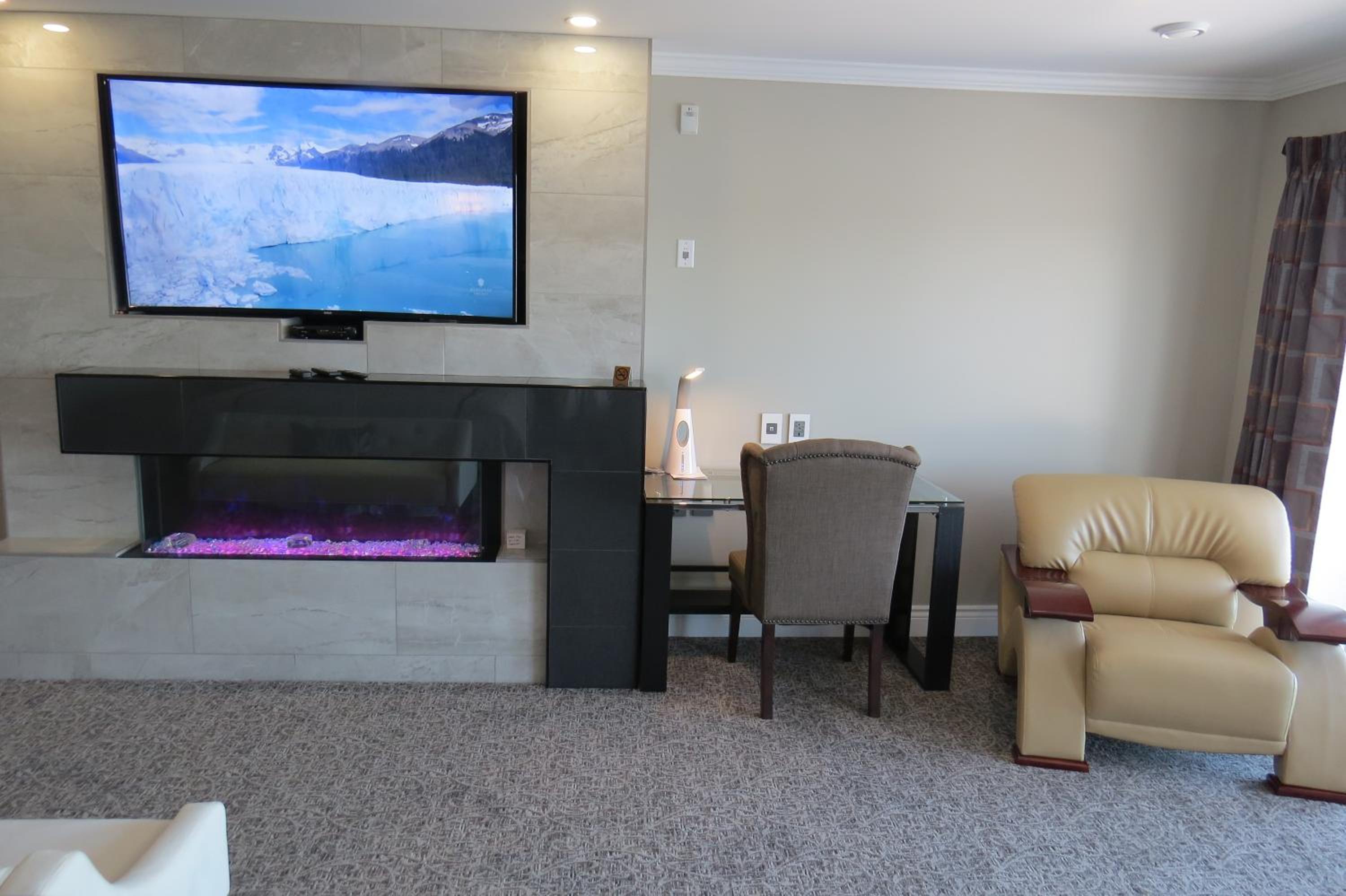 Dockside Suites