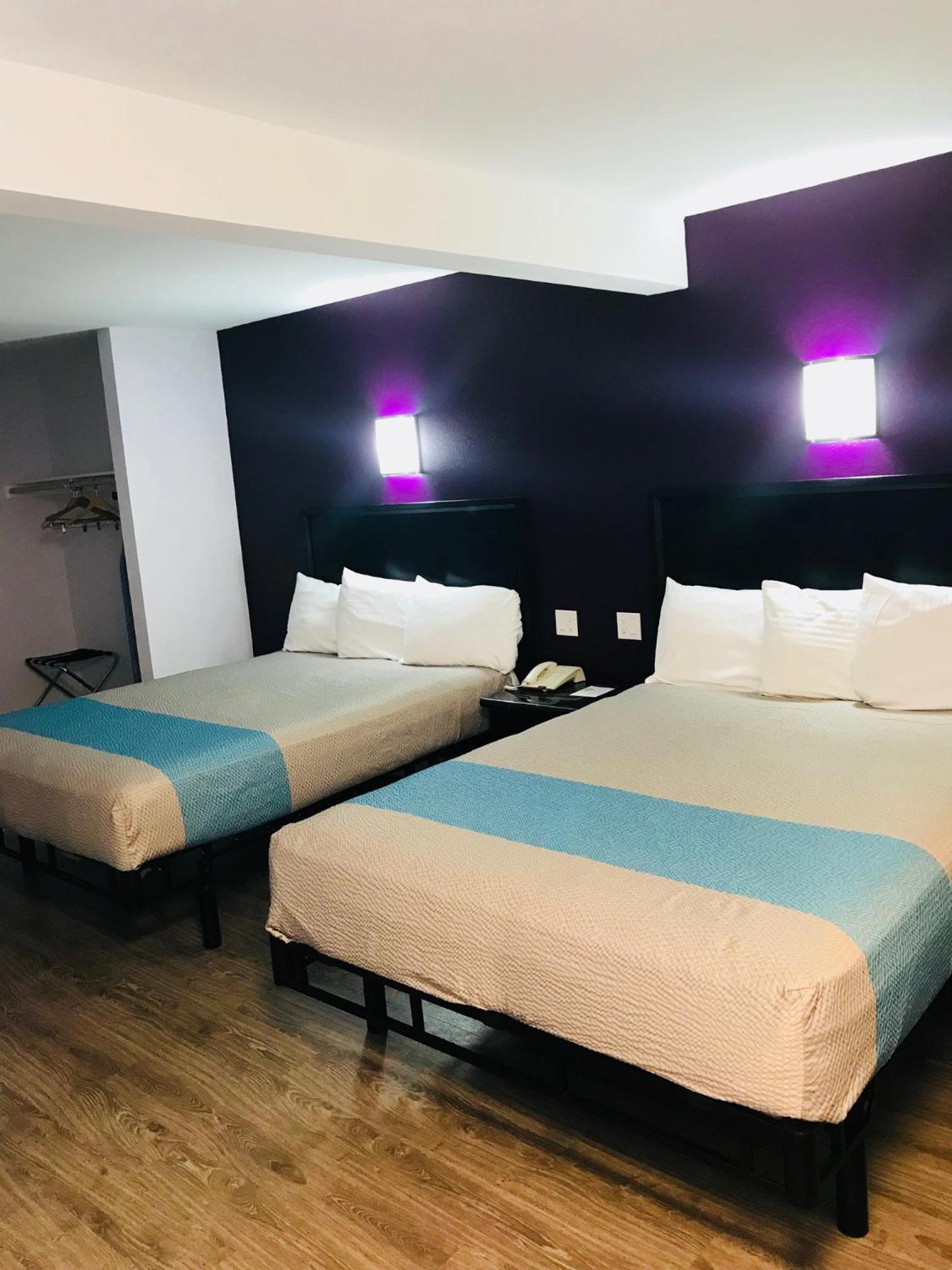 Motel 6-Inglewood, CA - Property Image 2