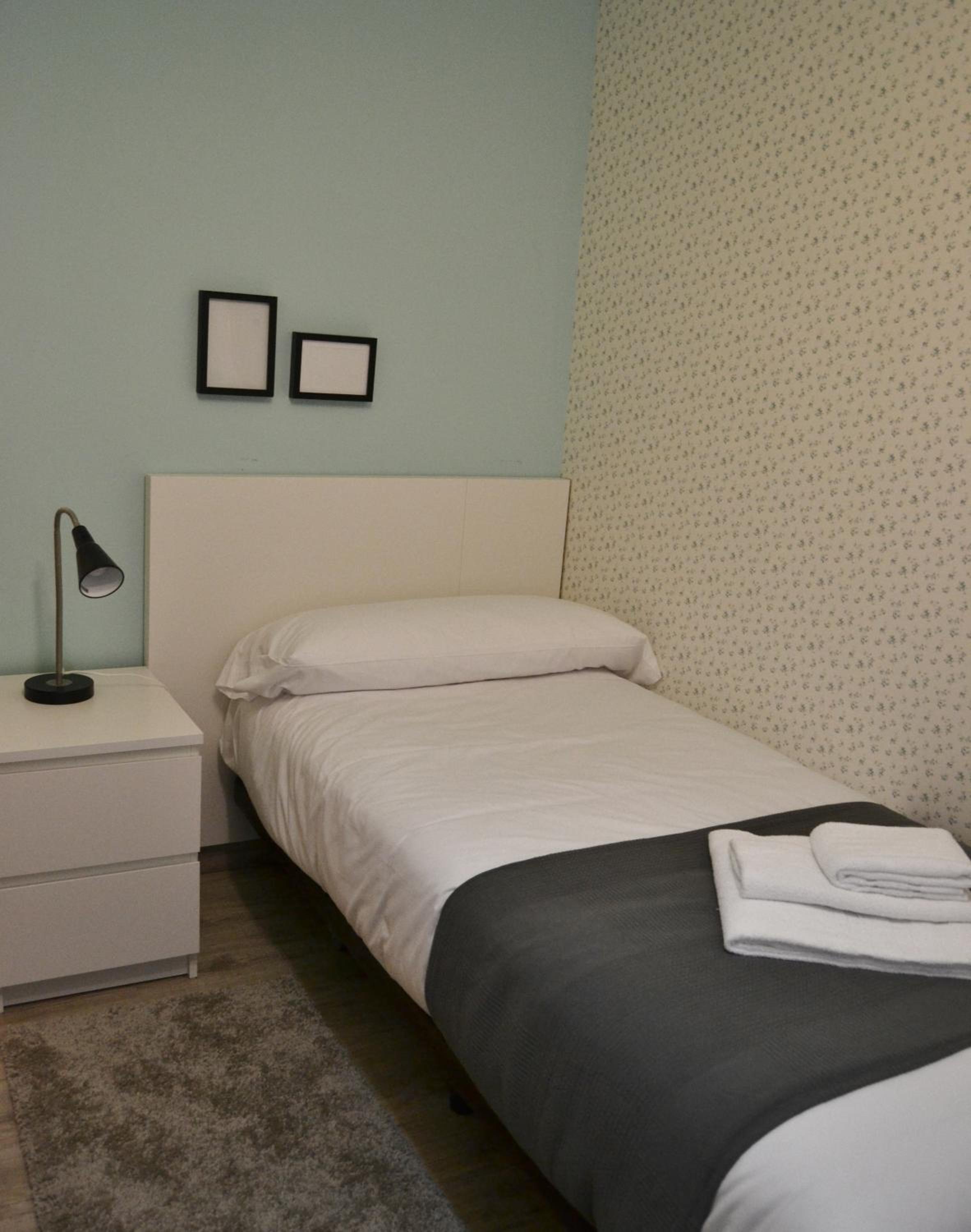 Tres Puentes Anguiano Apartamentos y Hostal
