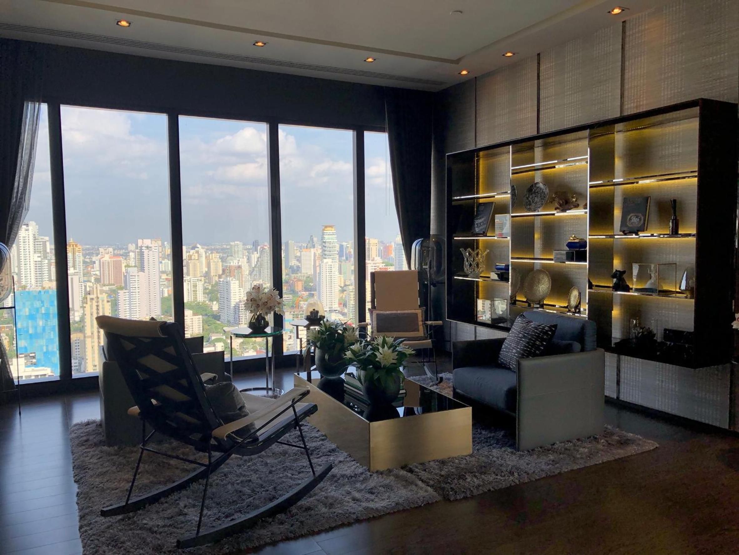 Luxurious & Romantic in the Heart of BKK. MRT/BTS!