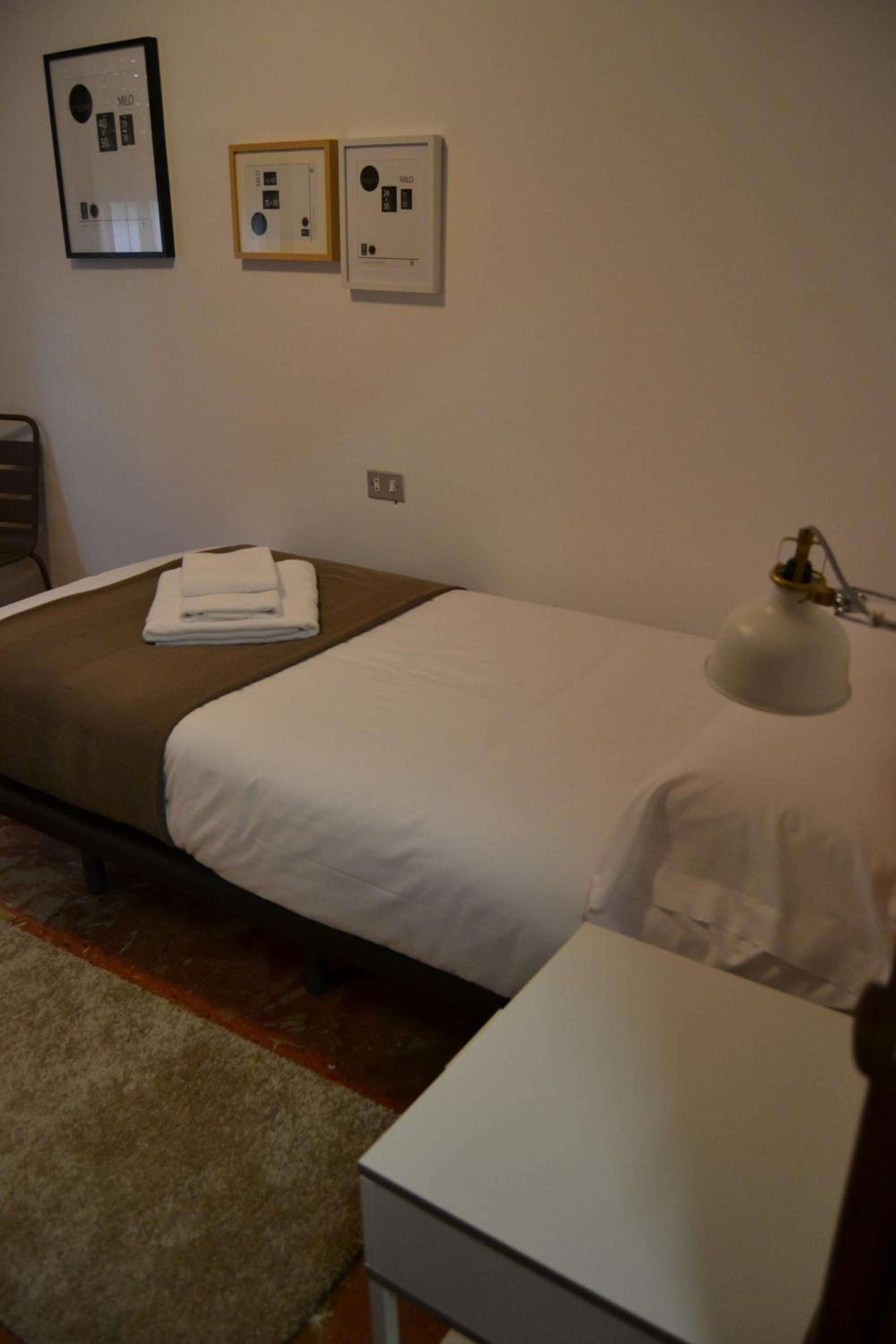 Tres Puentes Anguiano Apartamentos y Hostal