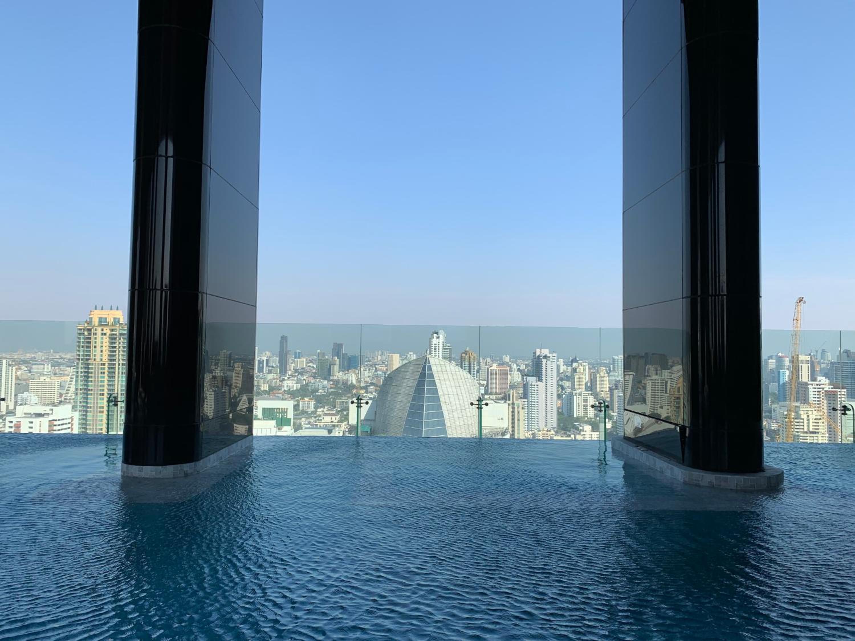 Luxurious & Romantic in the Heart of BKK. MRT/BTS!