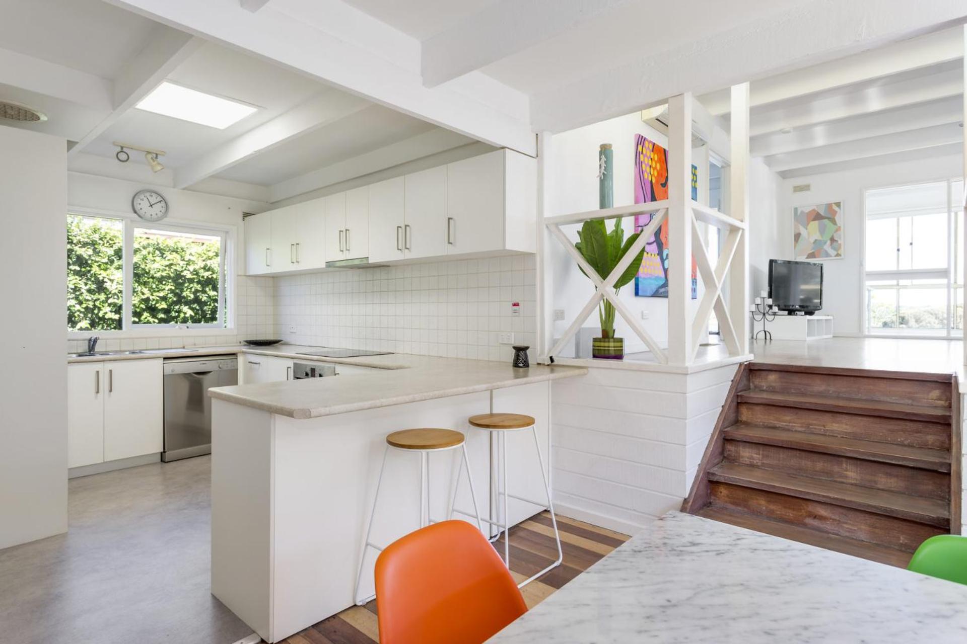 At Agnes Ave: coastal views