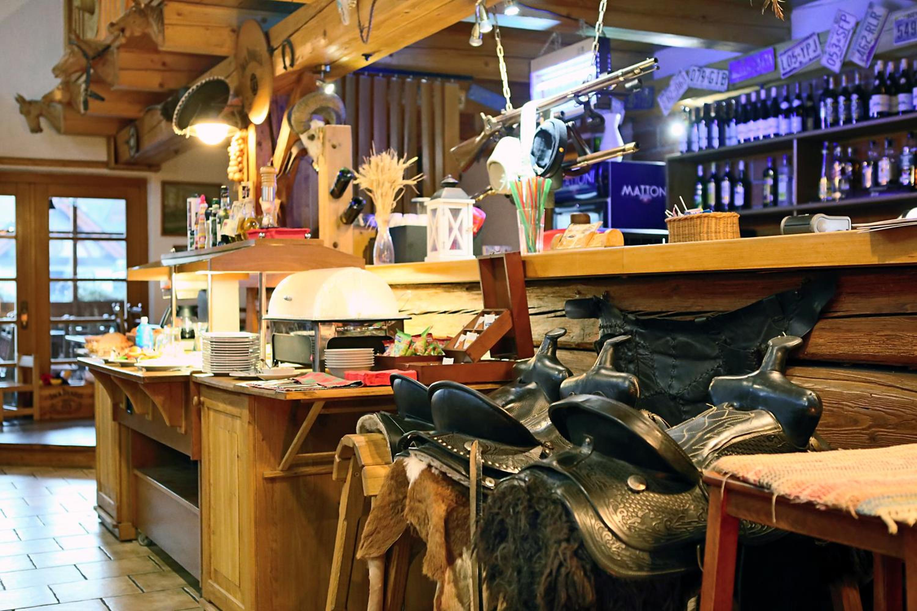 Steak Restaurant Penzion Country Saloon