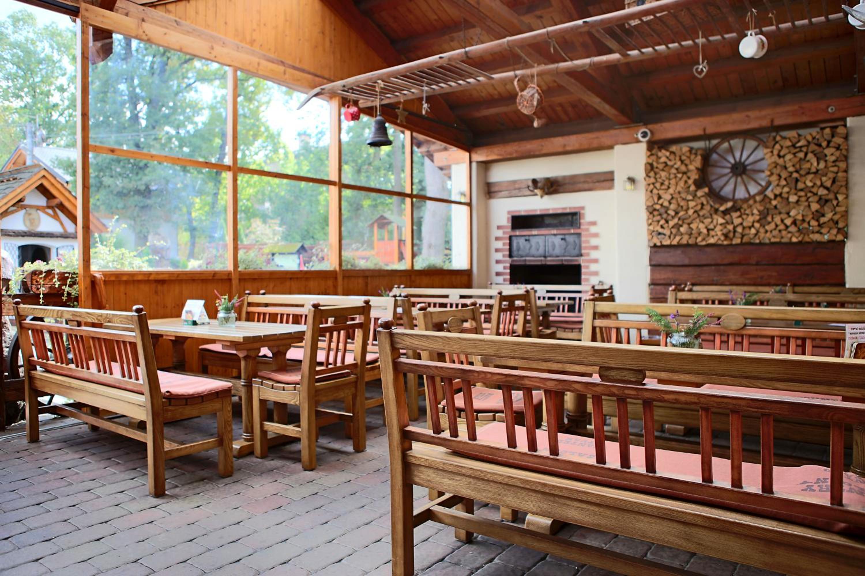 Steak Restaurant Penzion Country Saloon