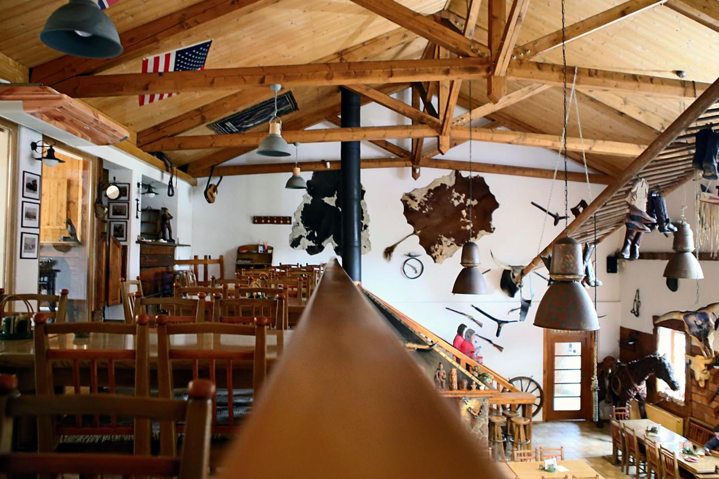 Steak Restaurant Penzion Country Saloon