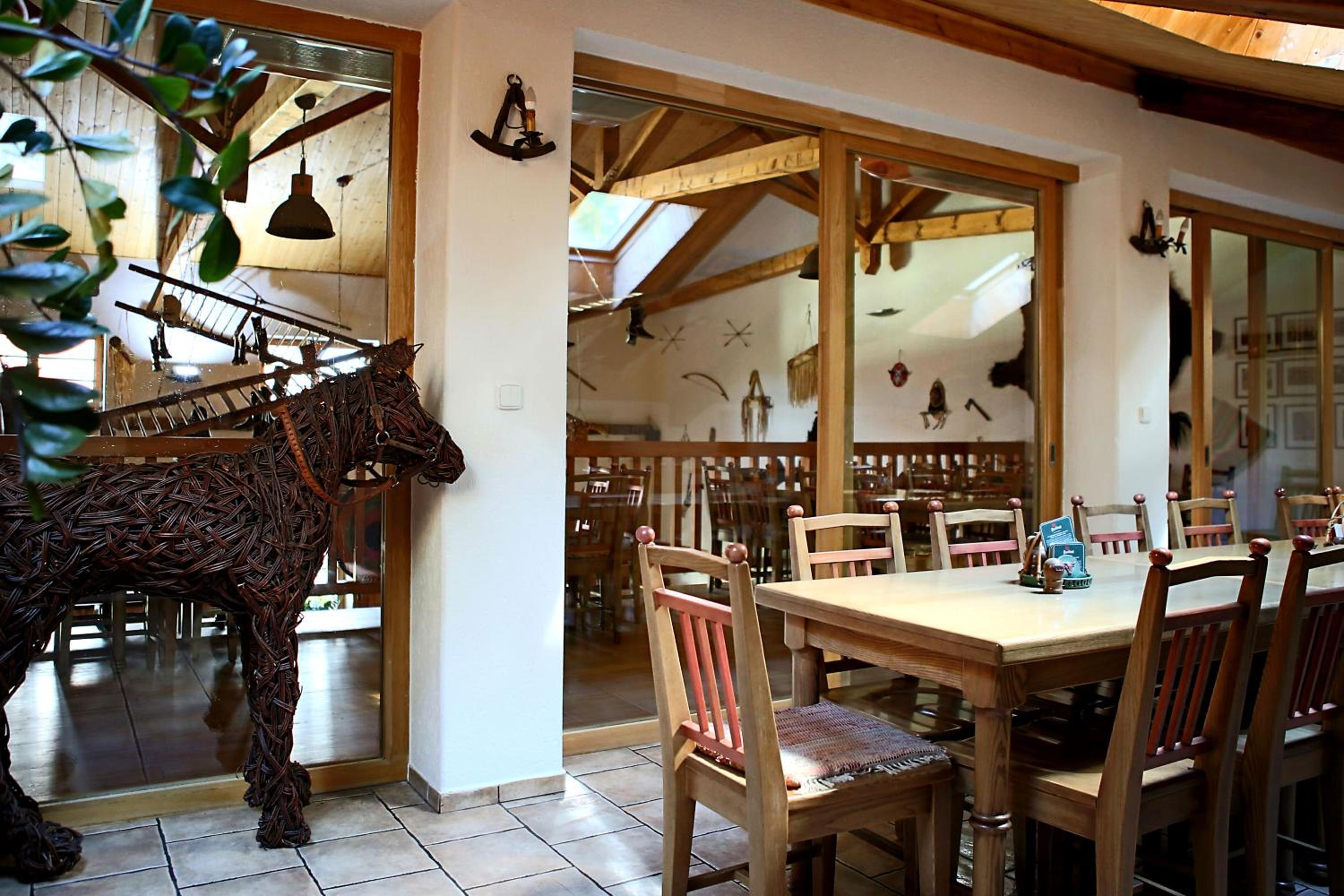 Steak Restaurant Penzion Country Saloon