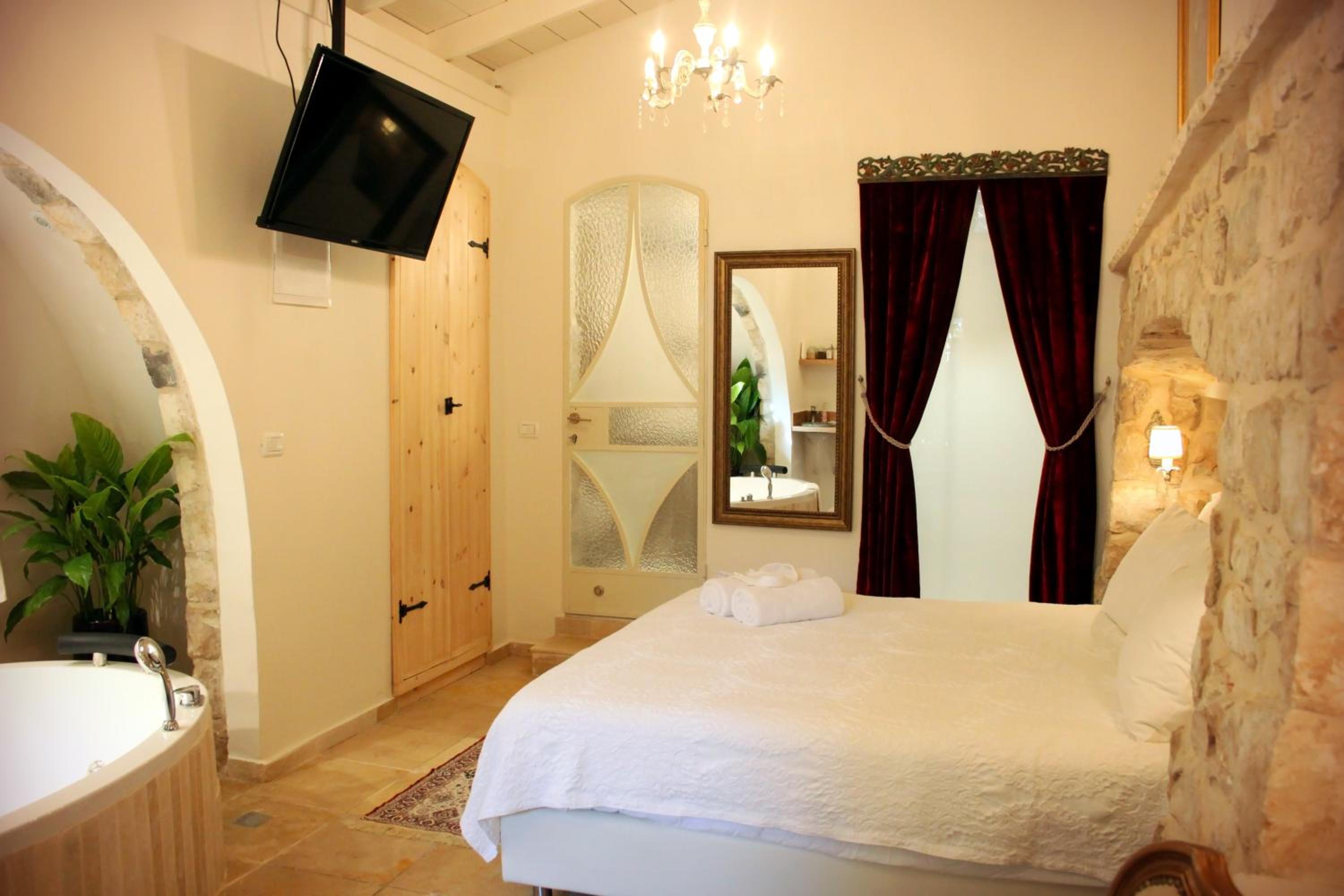 Pina Balev Inn