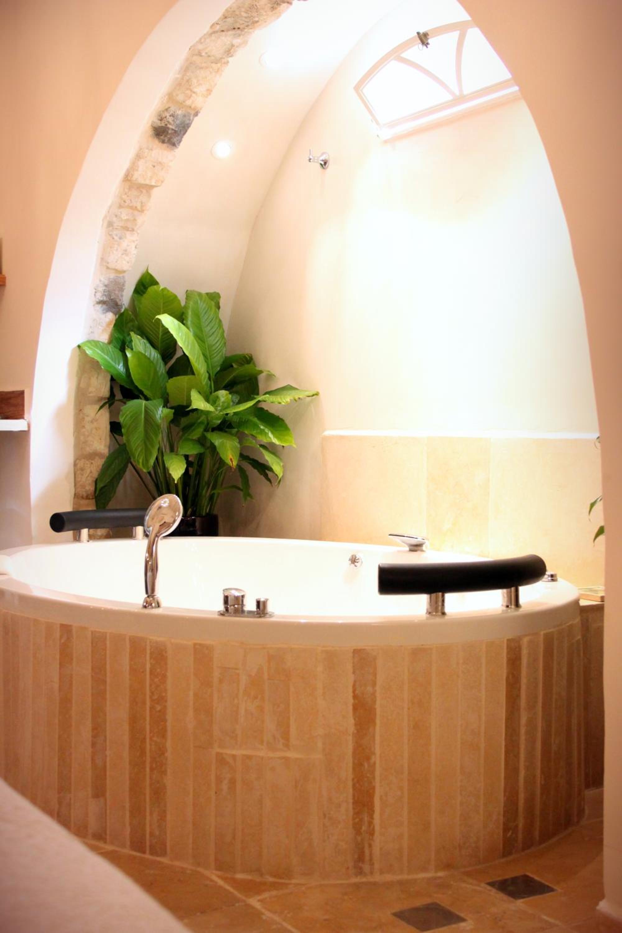 Pina Balev Inn