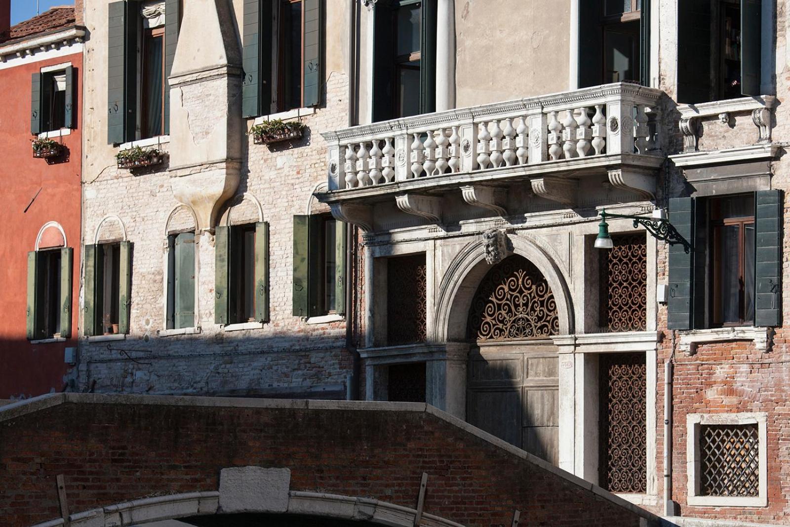 Appartamenti inside Palazzo Foscarini