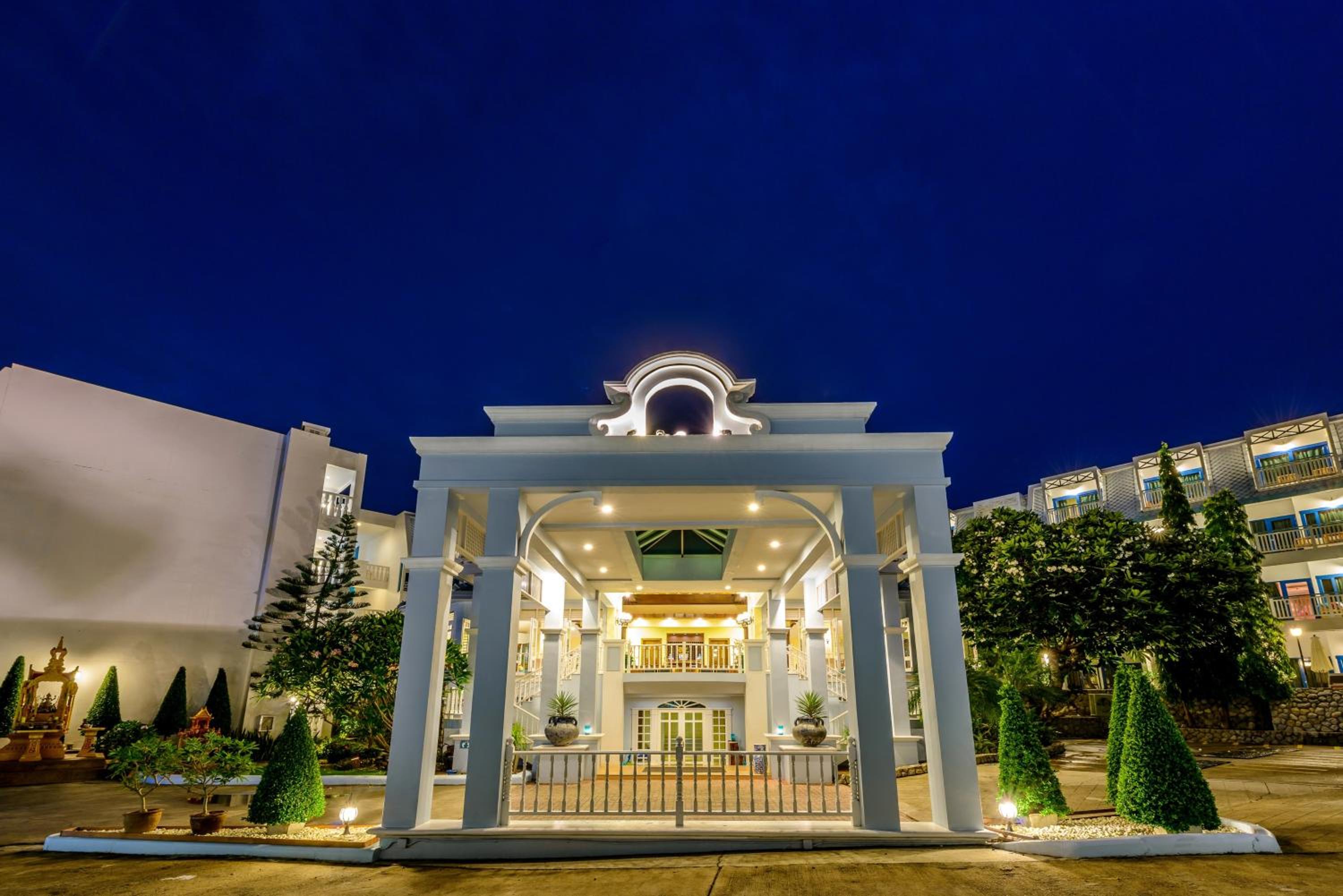 Andaman Seaview, Karon Beach - SHA Plus