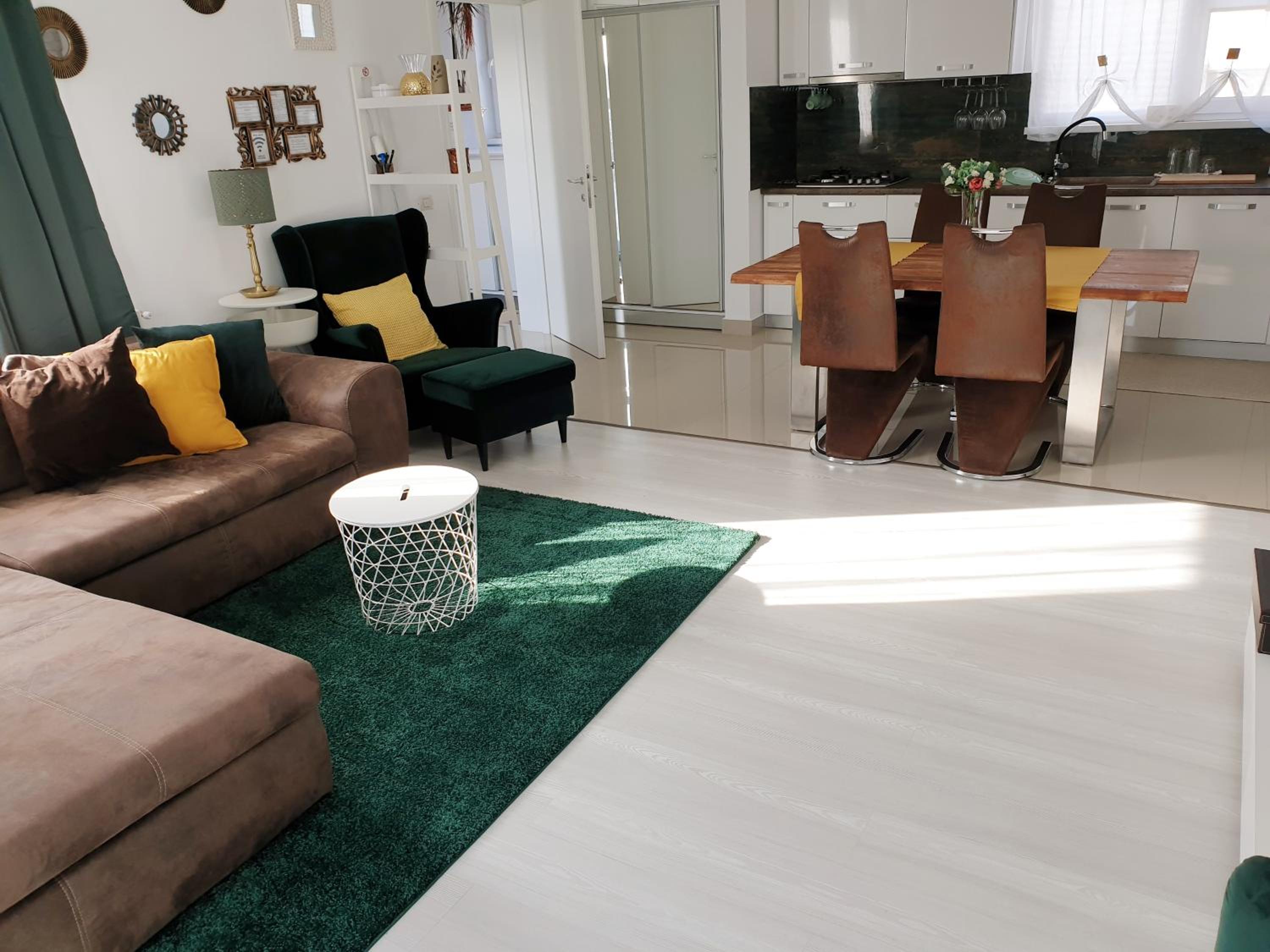 VillaGrey Residence Tunari view 4