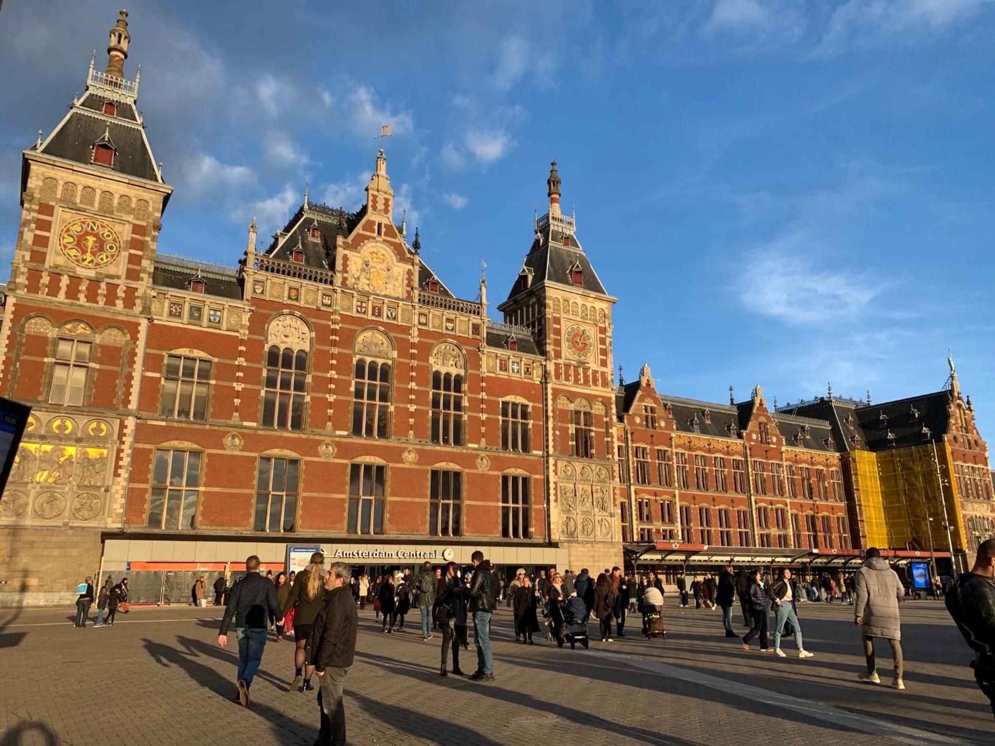 PH93 Amsterdam Central