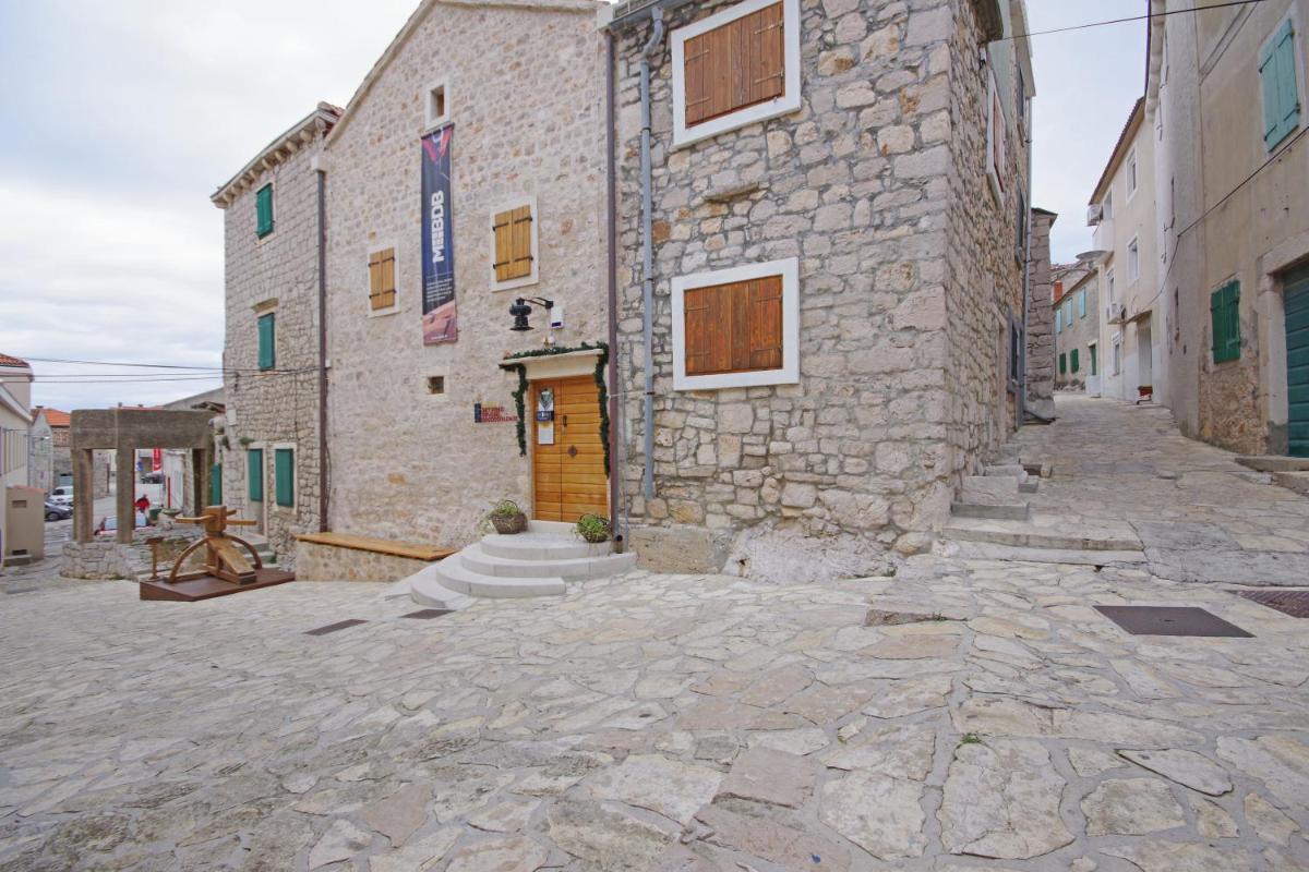 Photo 13