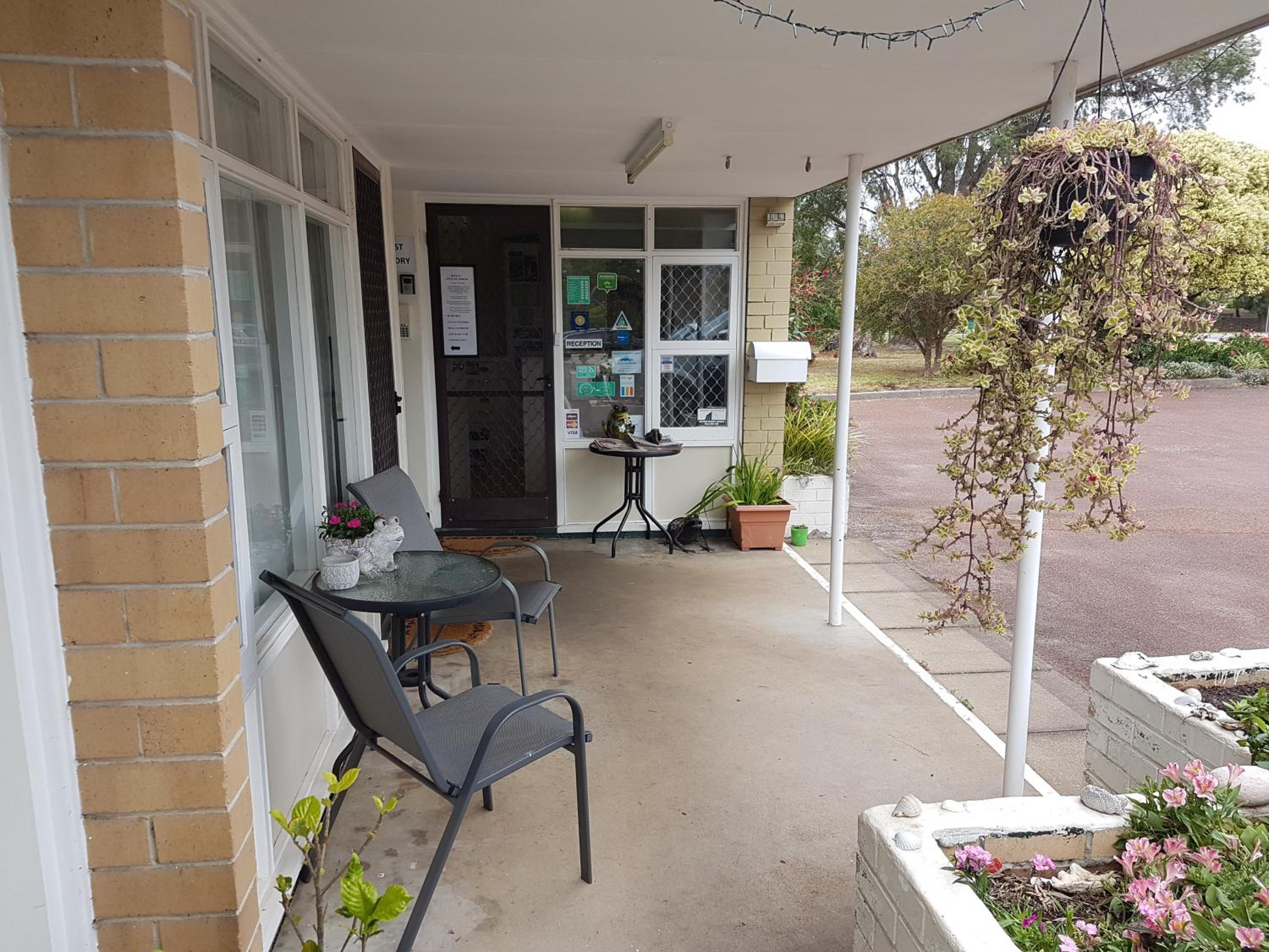 Emu Point Motel