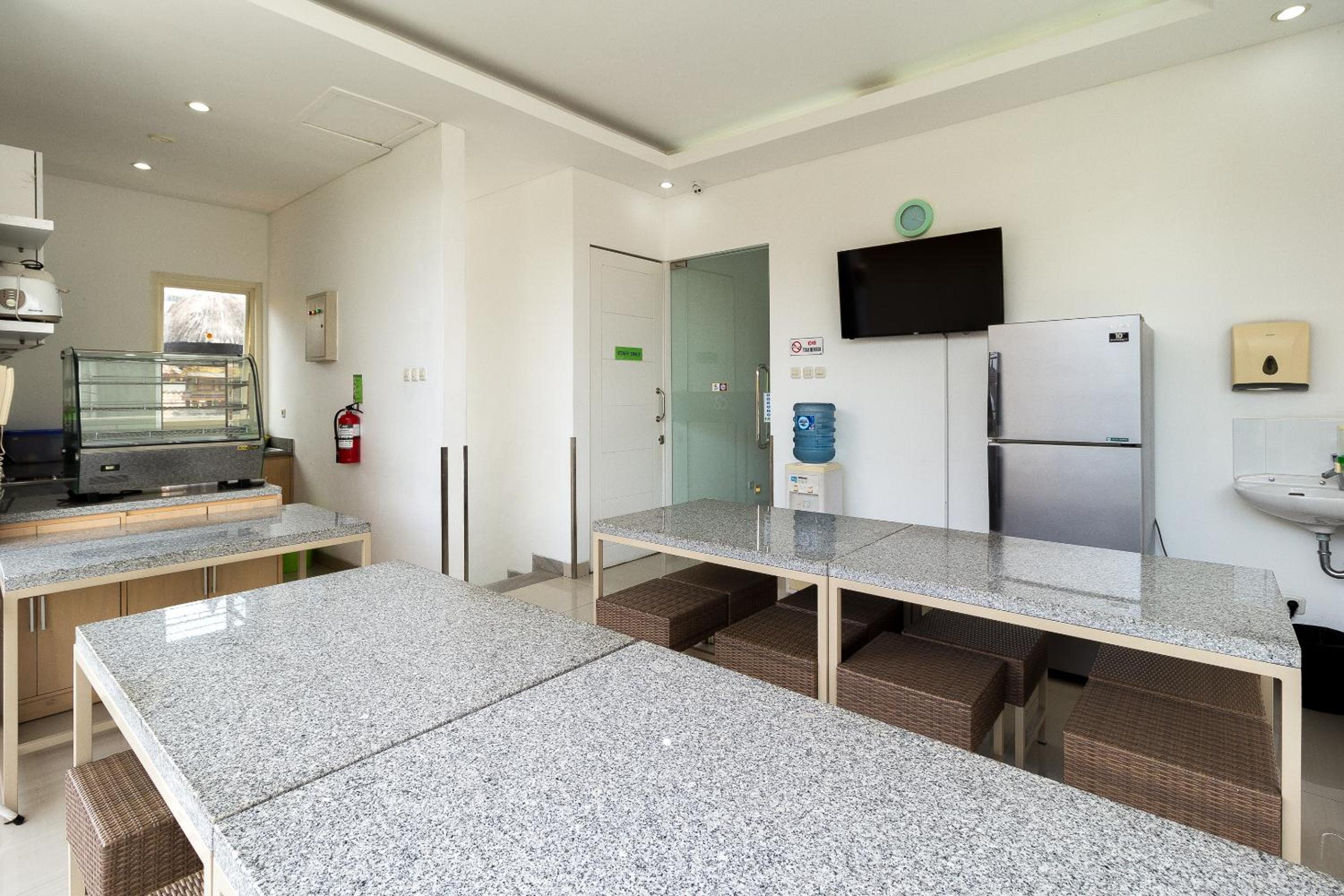 Ara Inn Bed And Breakfast by ecommerceloka