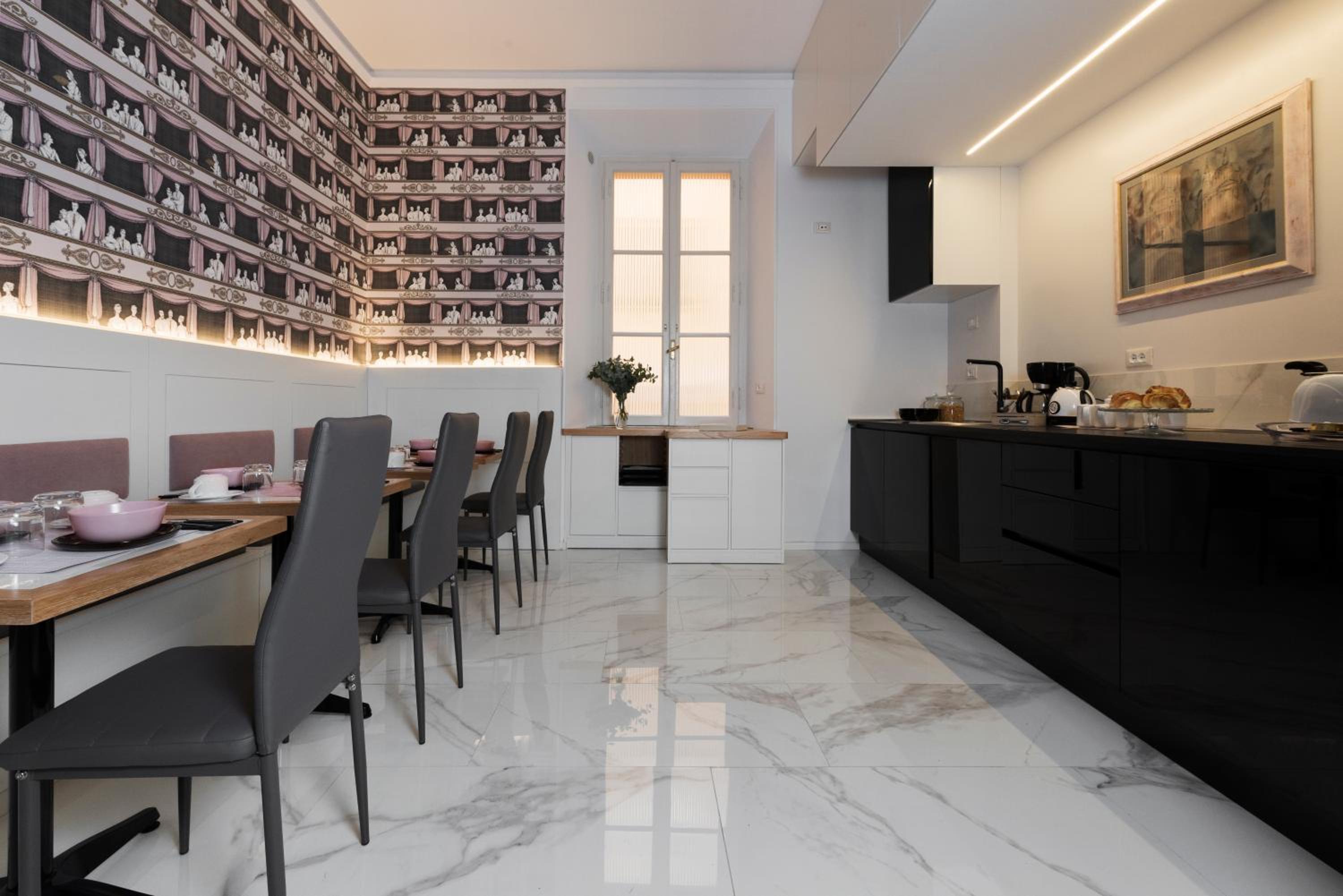 Cavour Suites Guest House