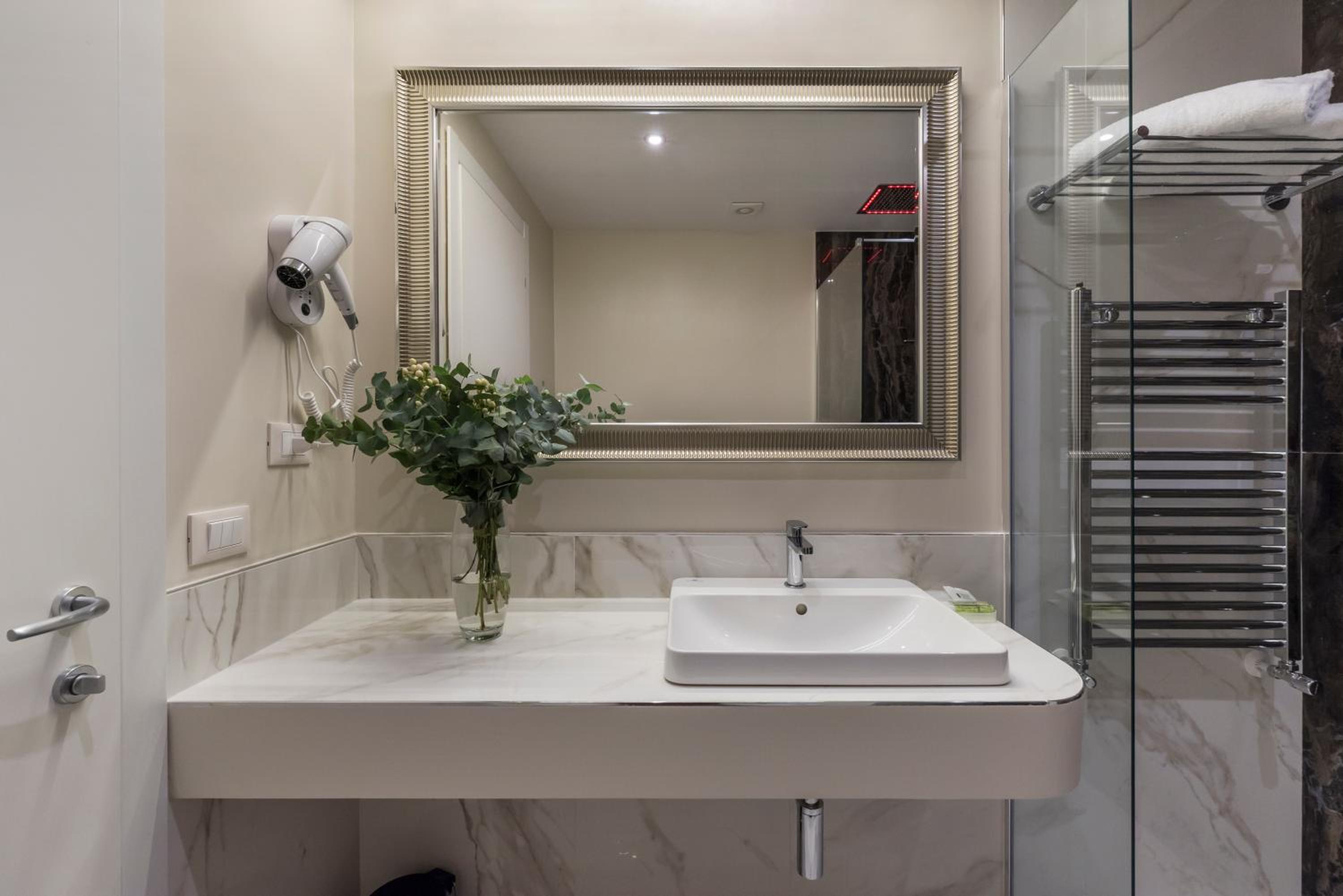 Cavour Suites Guest House