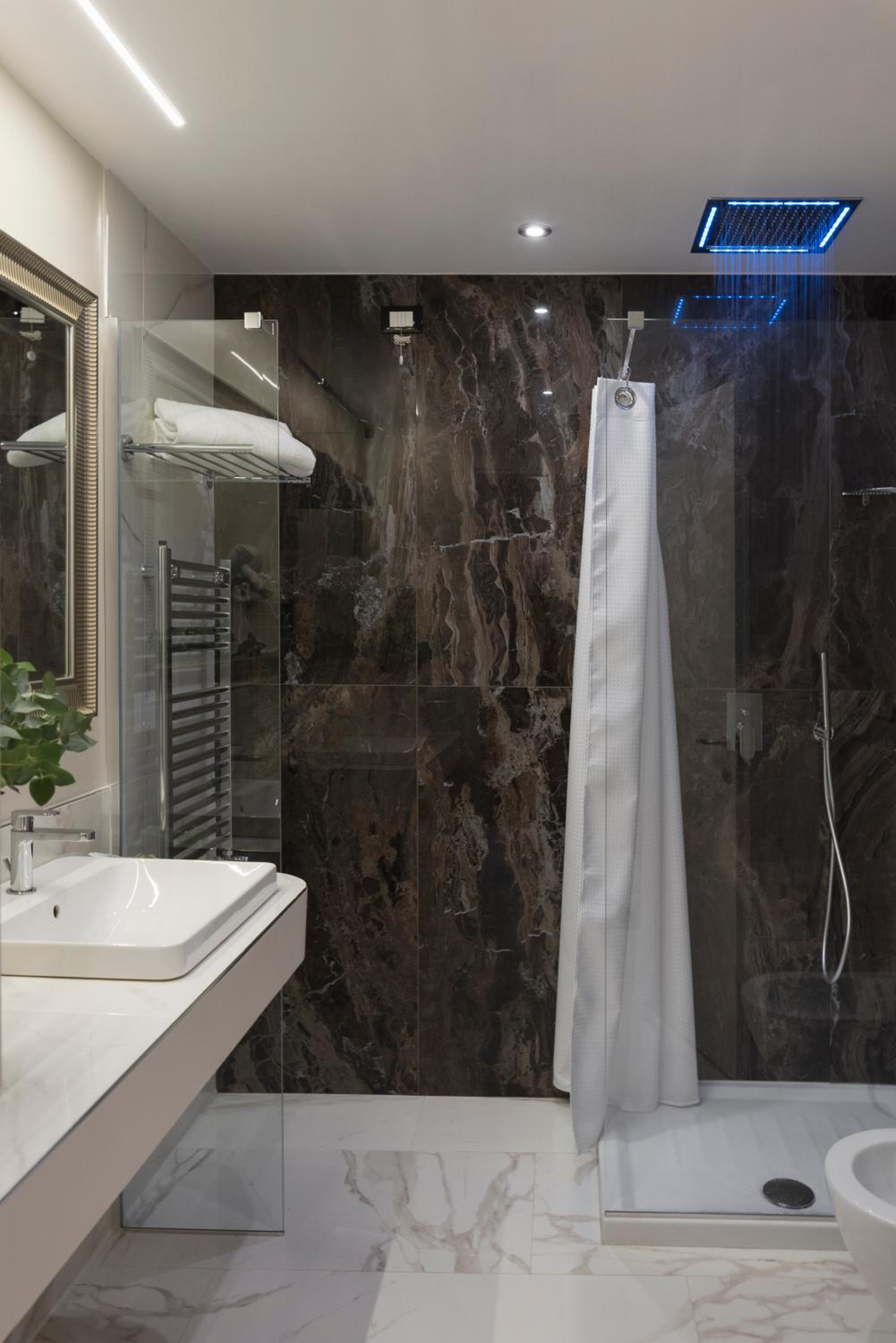 Cavour Suites Guest House