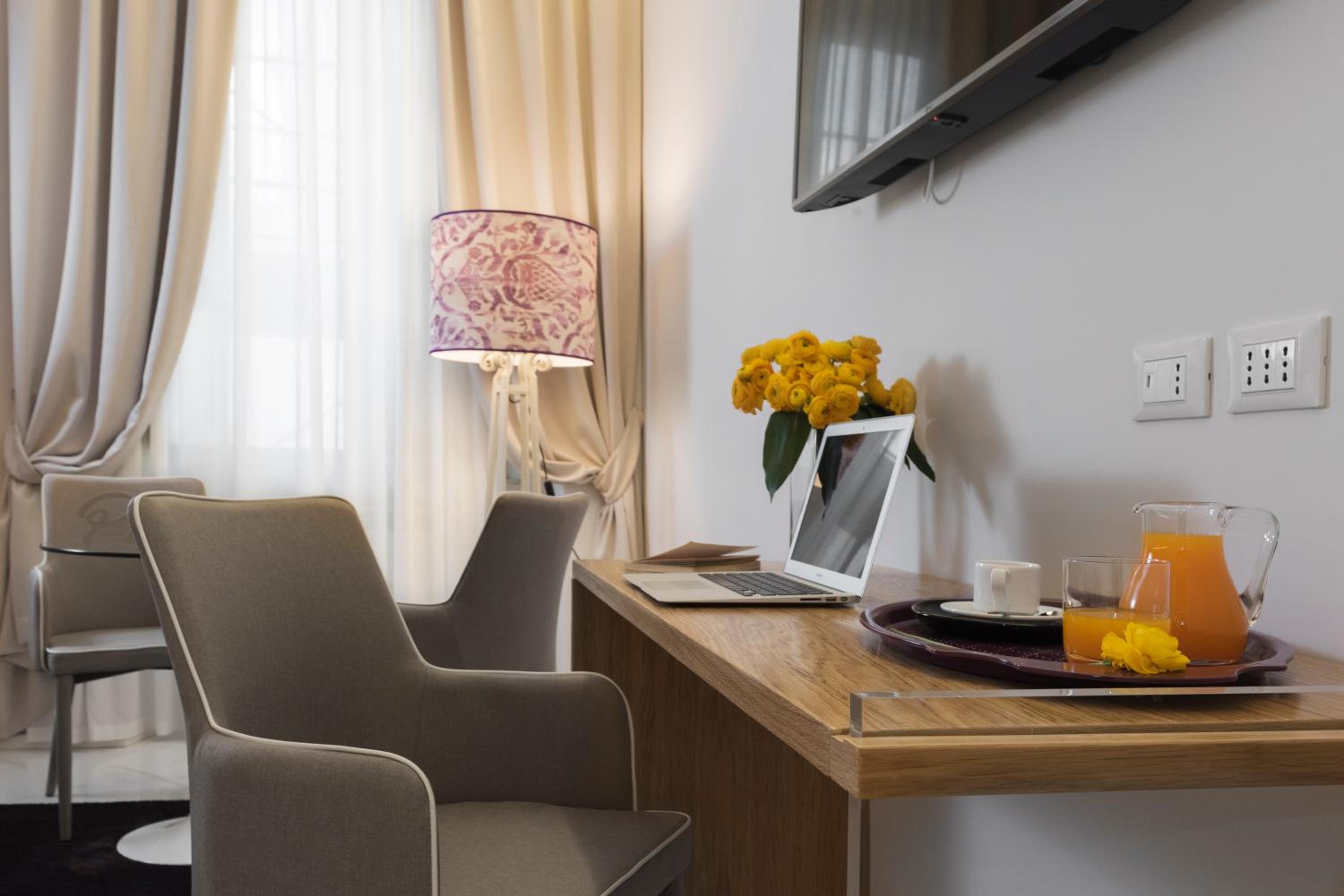 Cavour Suites Guest House