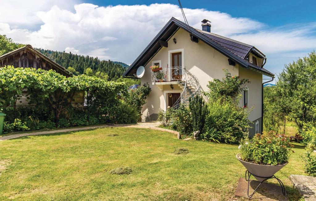 Holiday home/apartments Vaska view 3