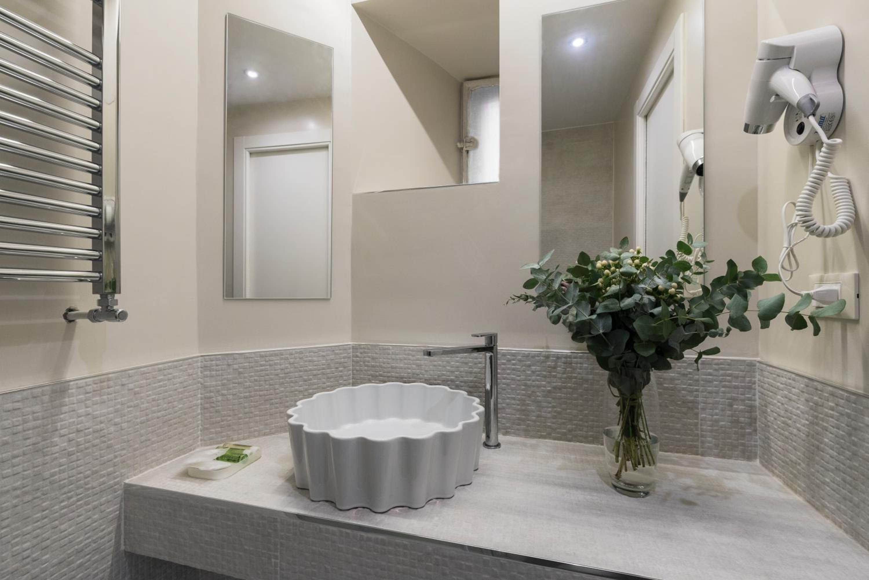 Cavour Suites Guest House