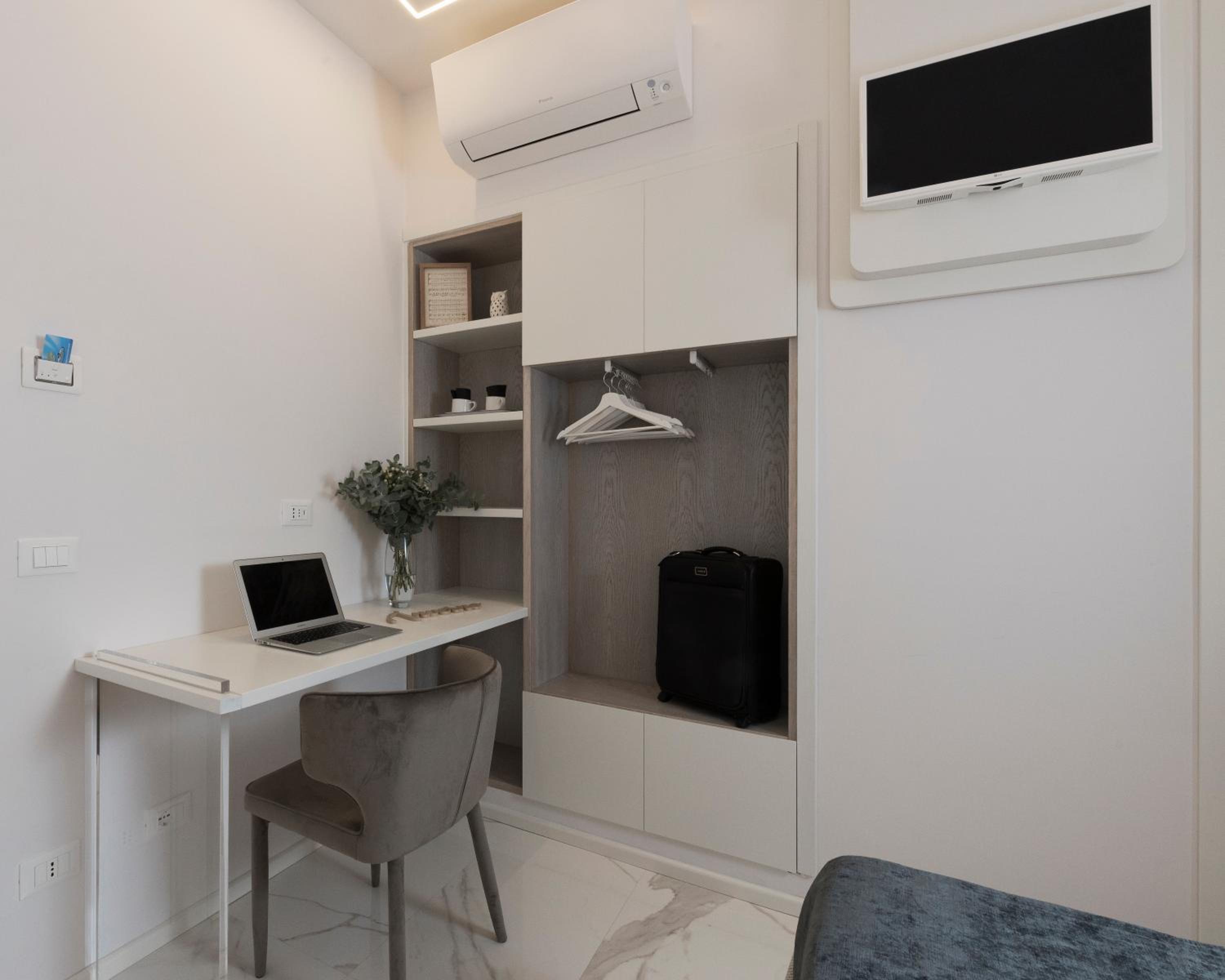 Cavour Suites Guest House
