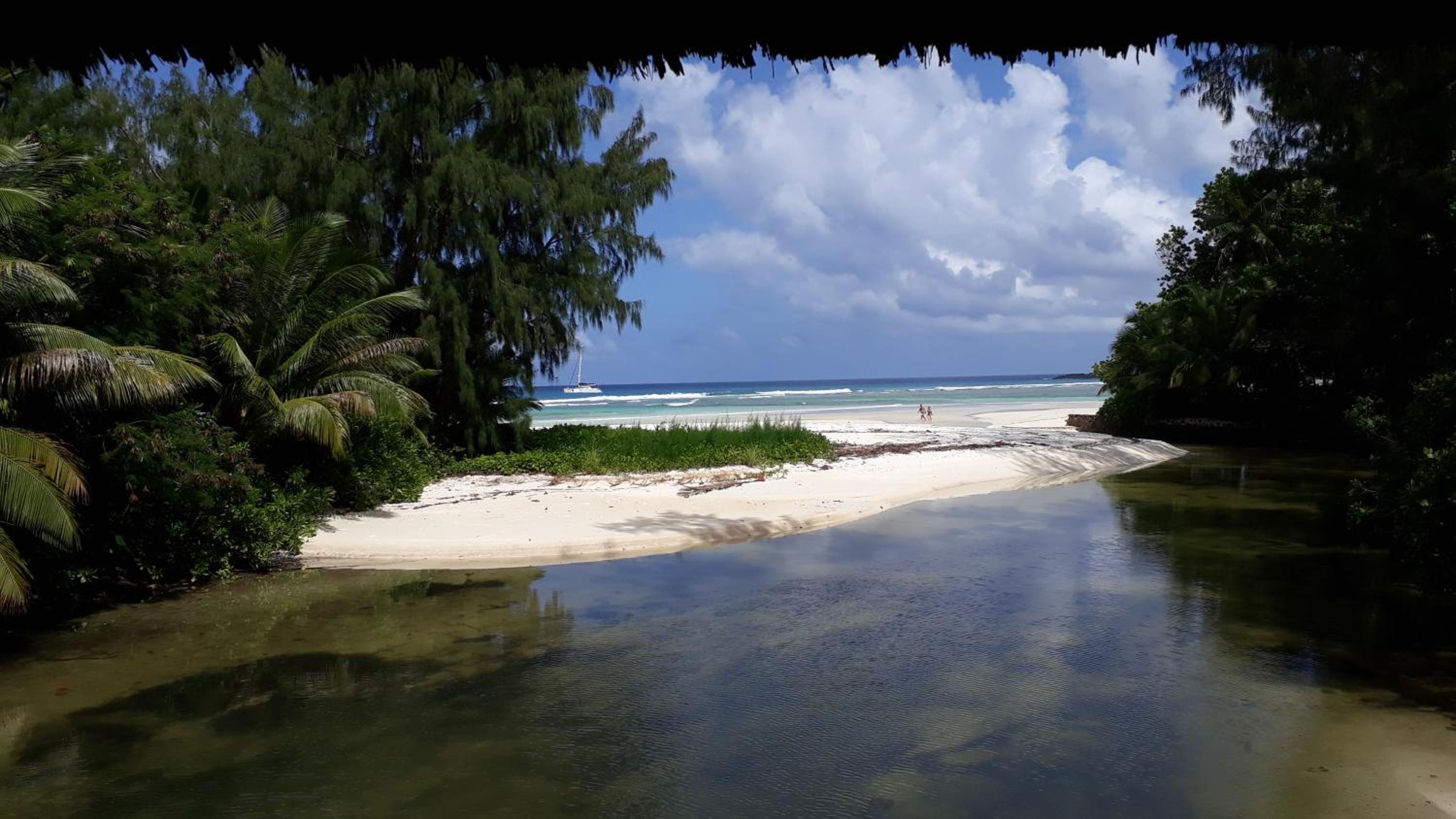 Eden Island luxury apartment sea view