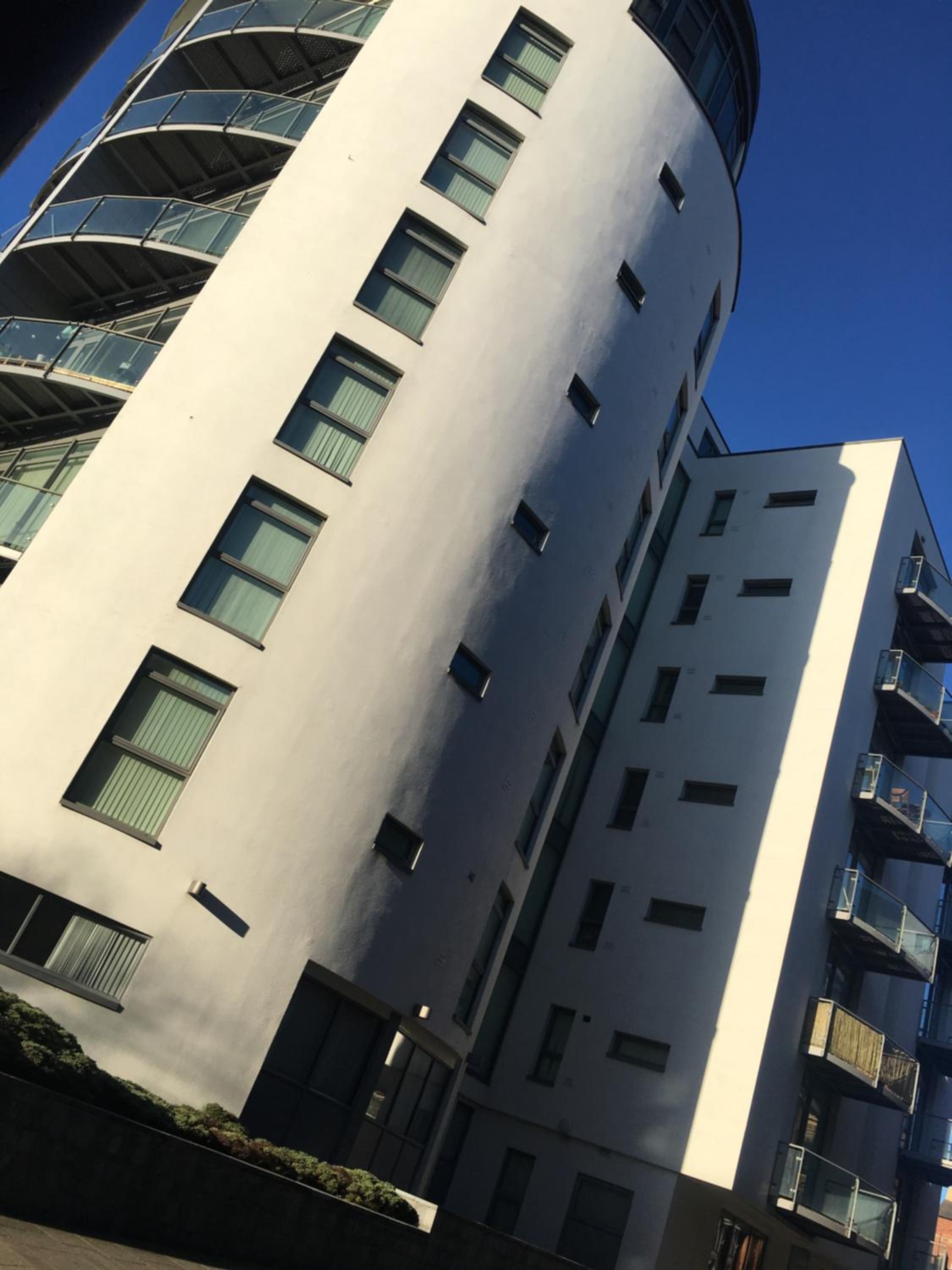 Serviced Apartment In Liverpool City Centre - Free Parking - Balcony - by Happy Days — Liverpool