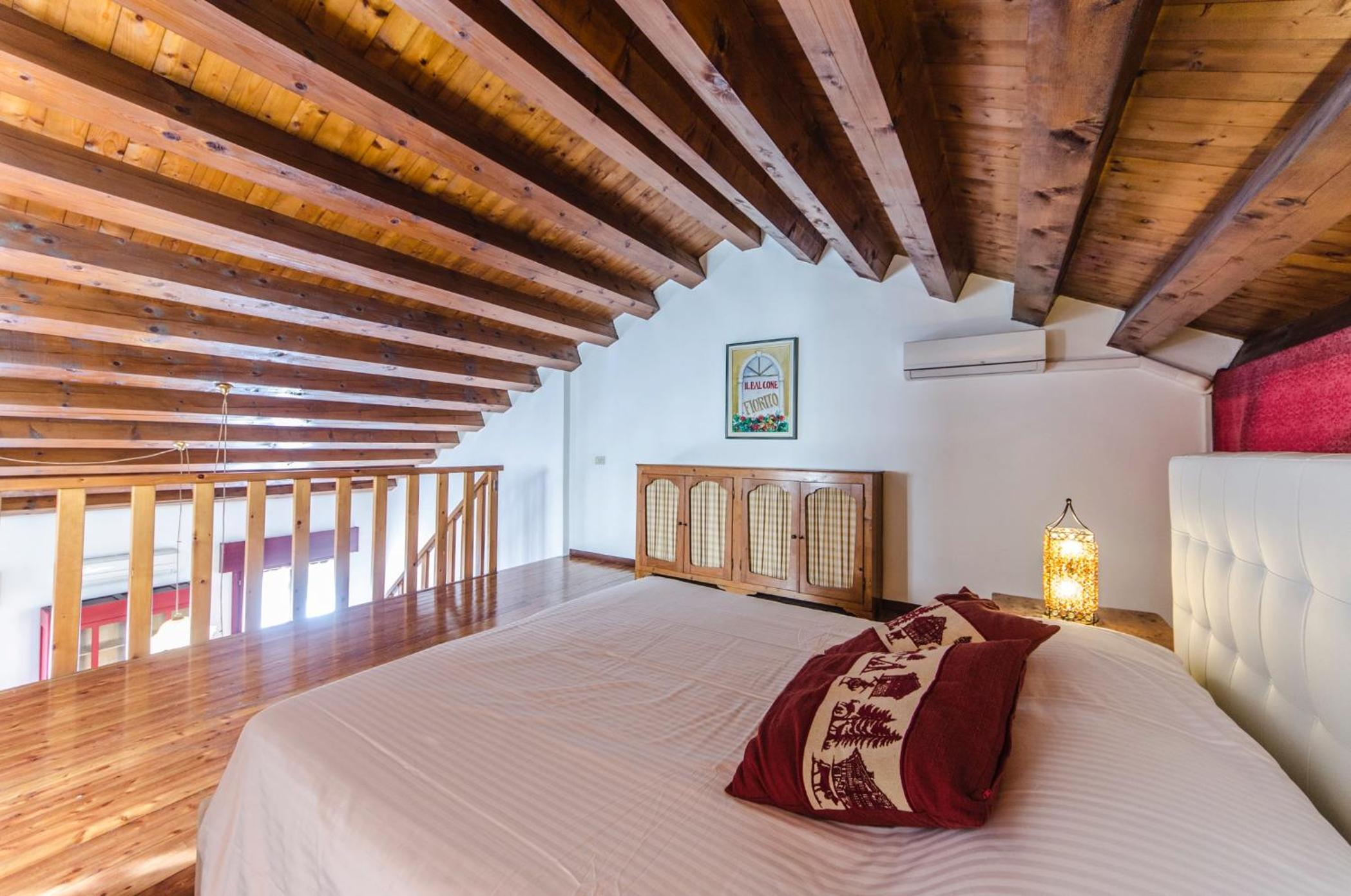Novalesi Red House, photo 11
