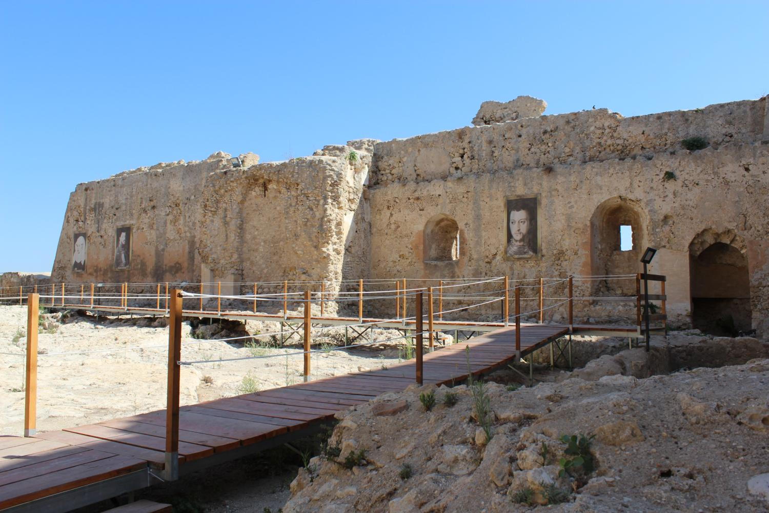 Photo 16