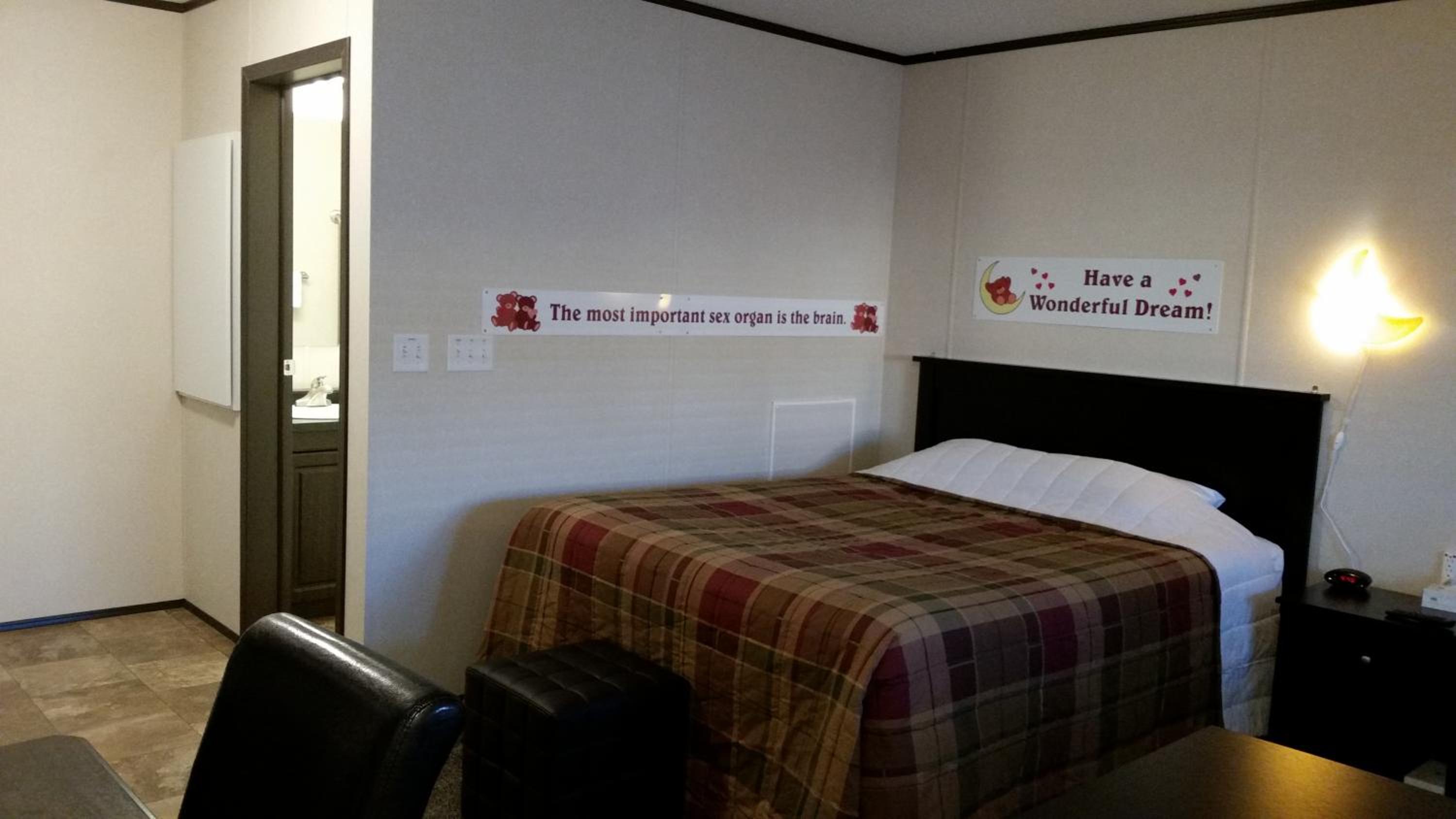 Bear's Den Lodge