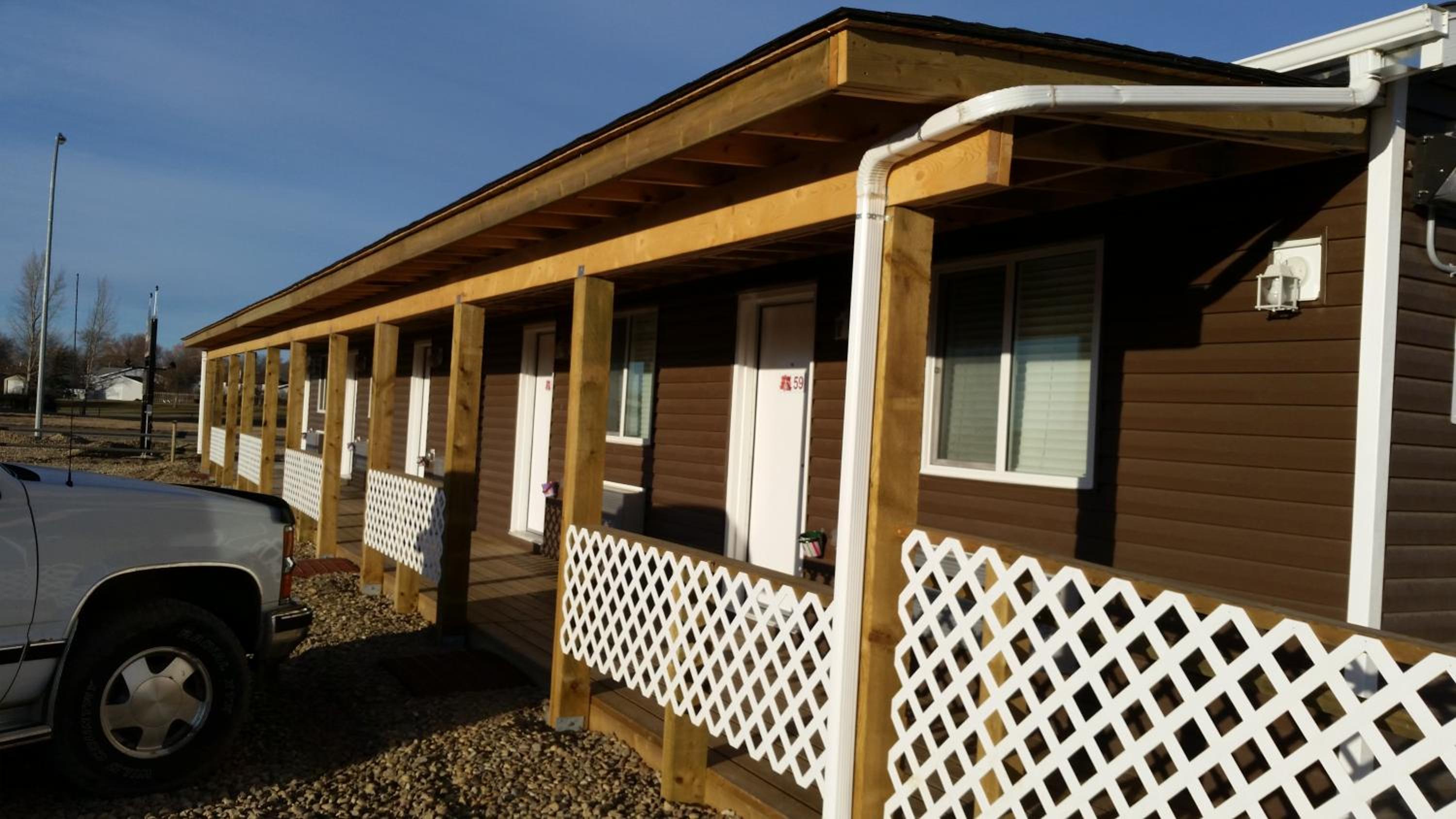 Bear's Den Lodge