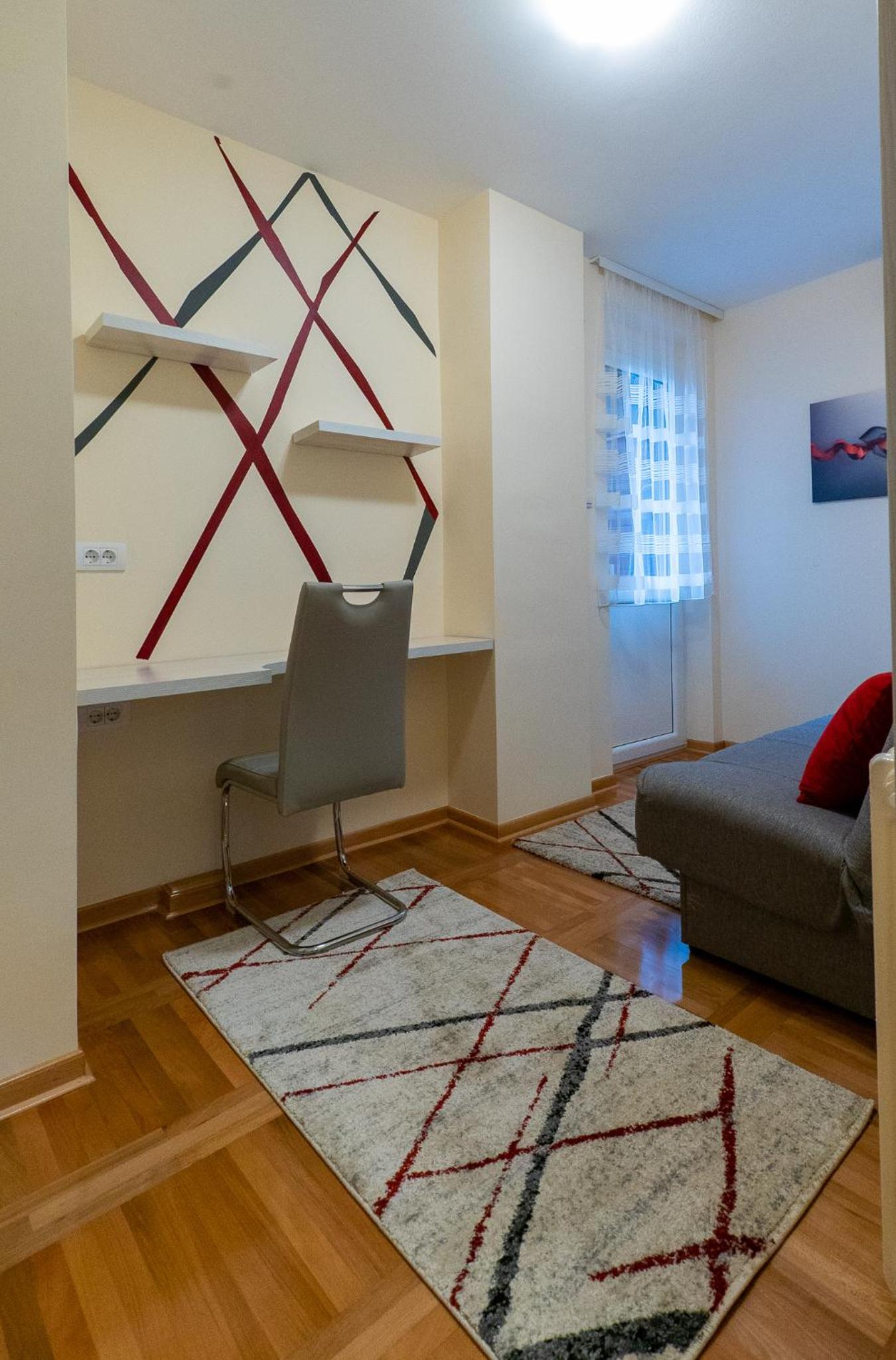 Photo 6